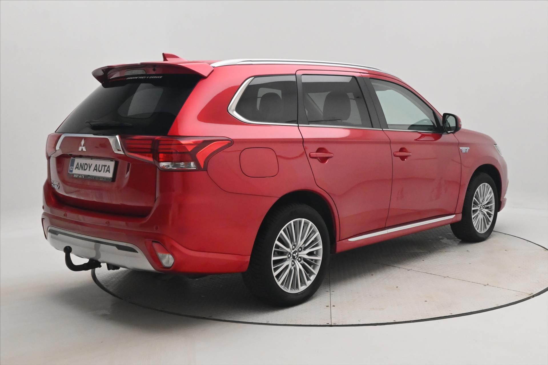 Hlavní fotografie vozu Mitsubishi Outlander 2,4 PHEV Intense+ 4WD Záruka až 5 let (6)