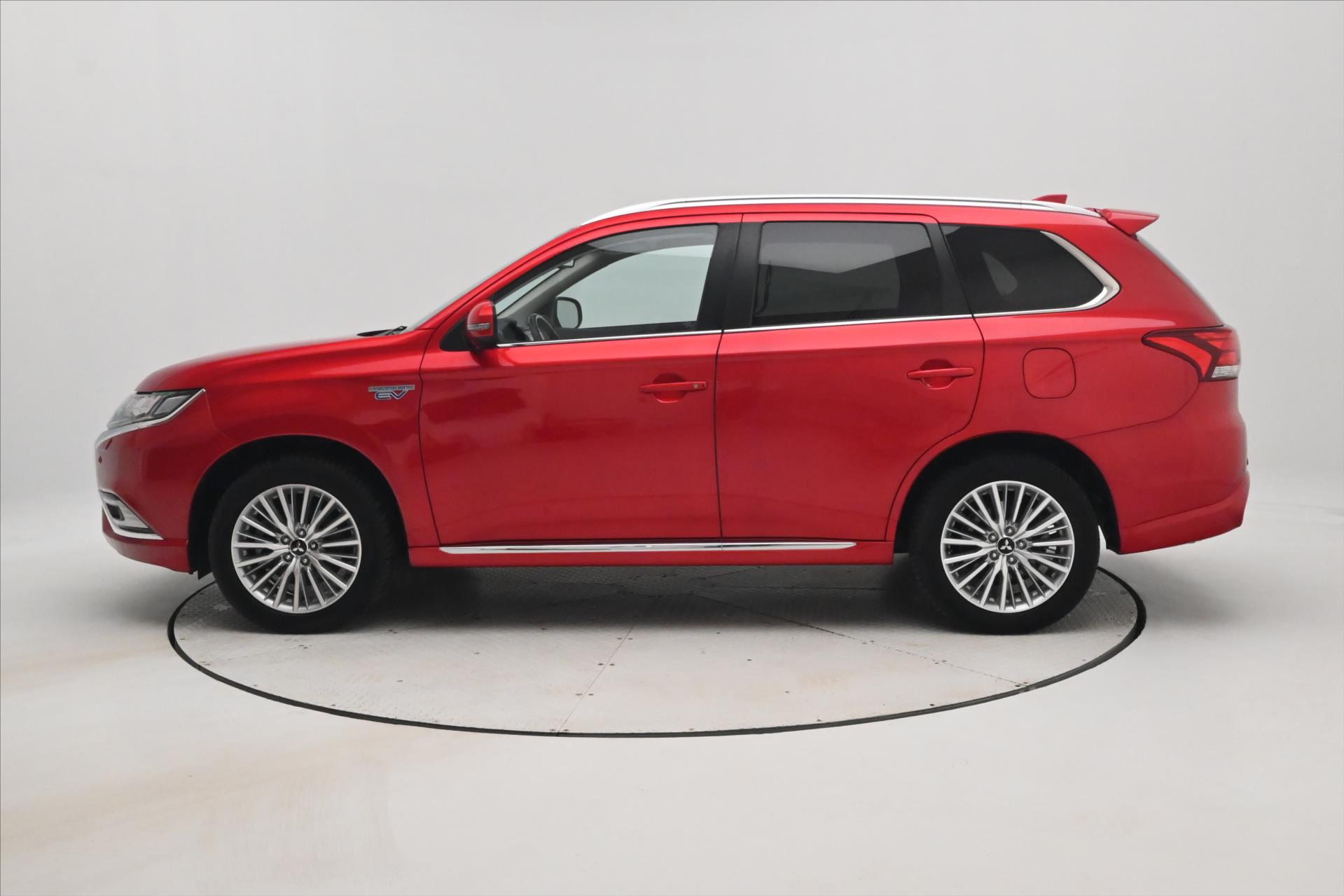 Hlavní fotografie vozu Mitsubishi Outlander 2,4 PHEV Intense+ 4WD Záruka až 5 let (9)