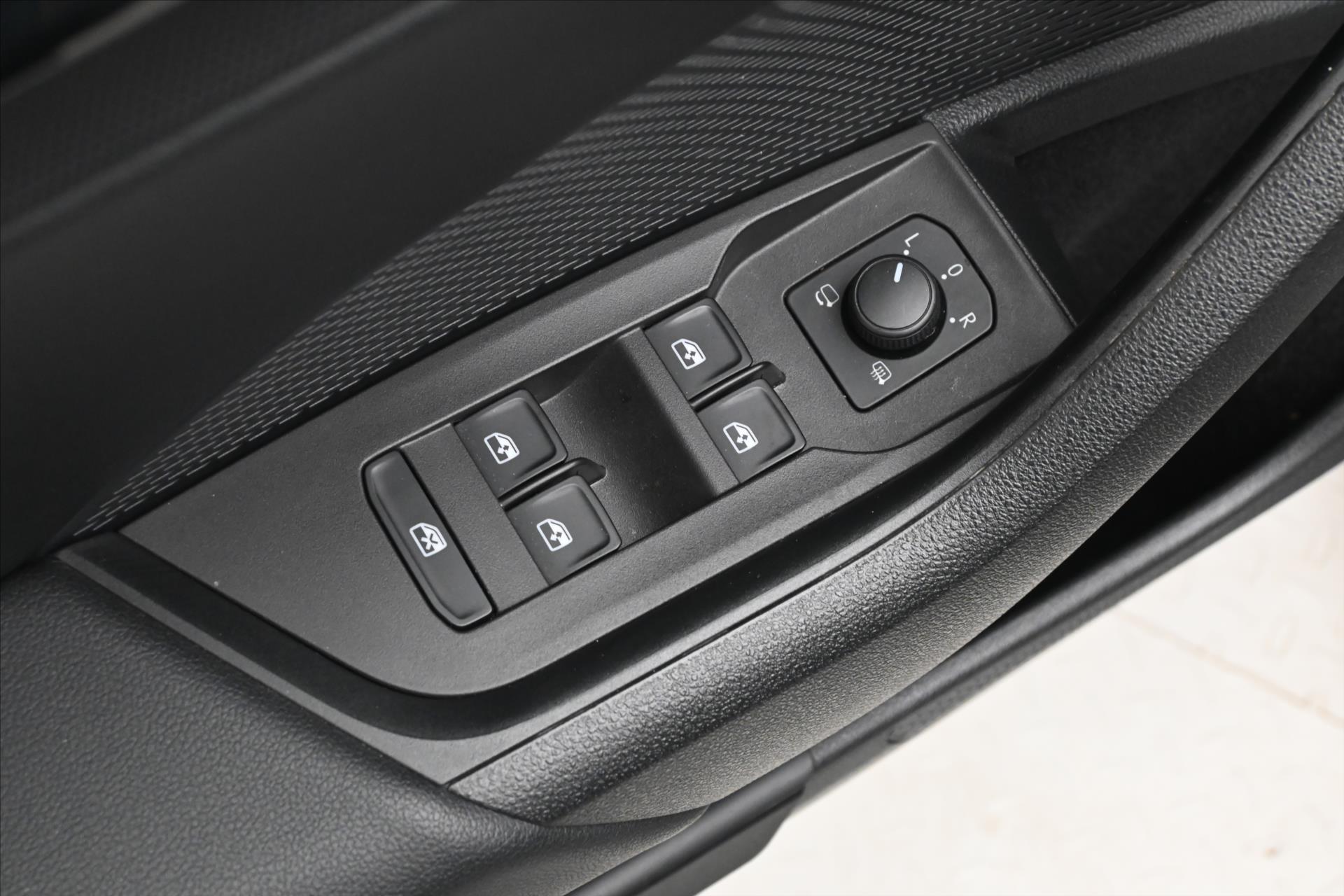 Hlavní fotografie vozu Škoda Octavia 2,0 TDI 110 kW DSG Sportline Záruka až 5 let (25)