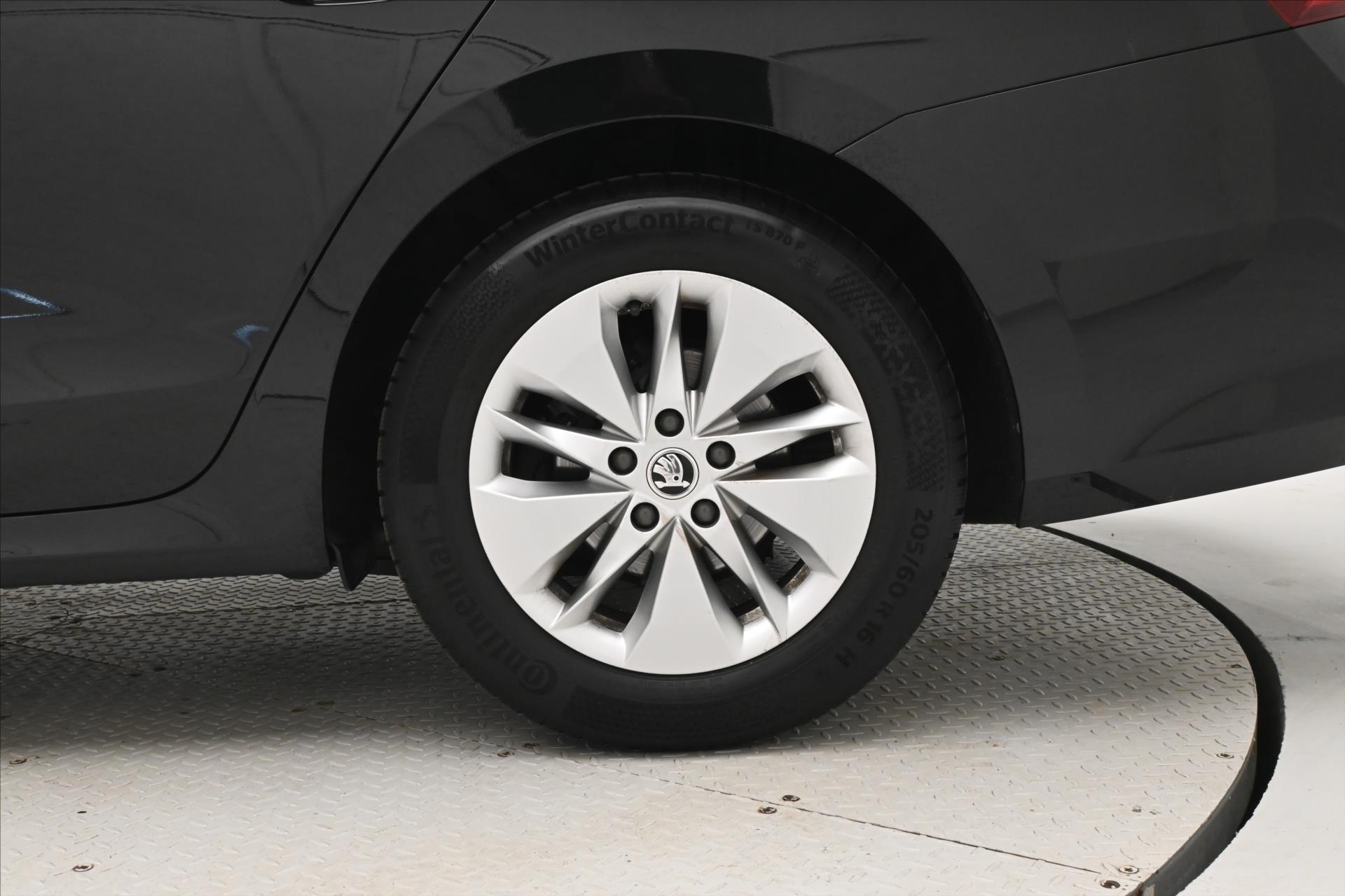 Hlavní fotografie vozu Škoda Octavia 2,0 TDI 110 kW DSG Sportline Záruka až 5 let (30)