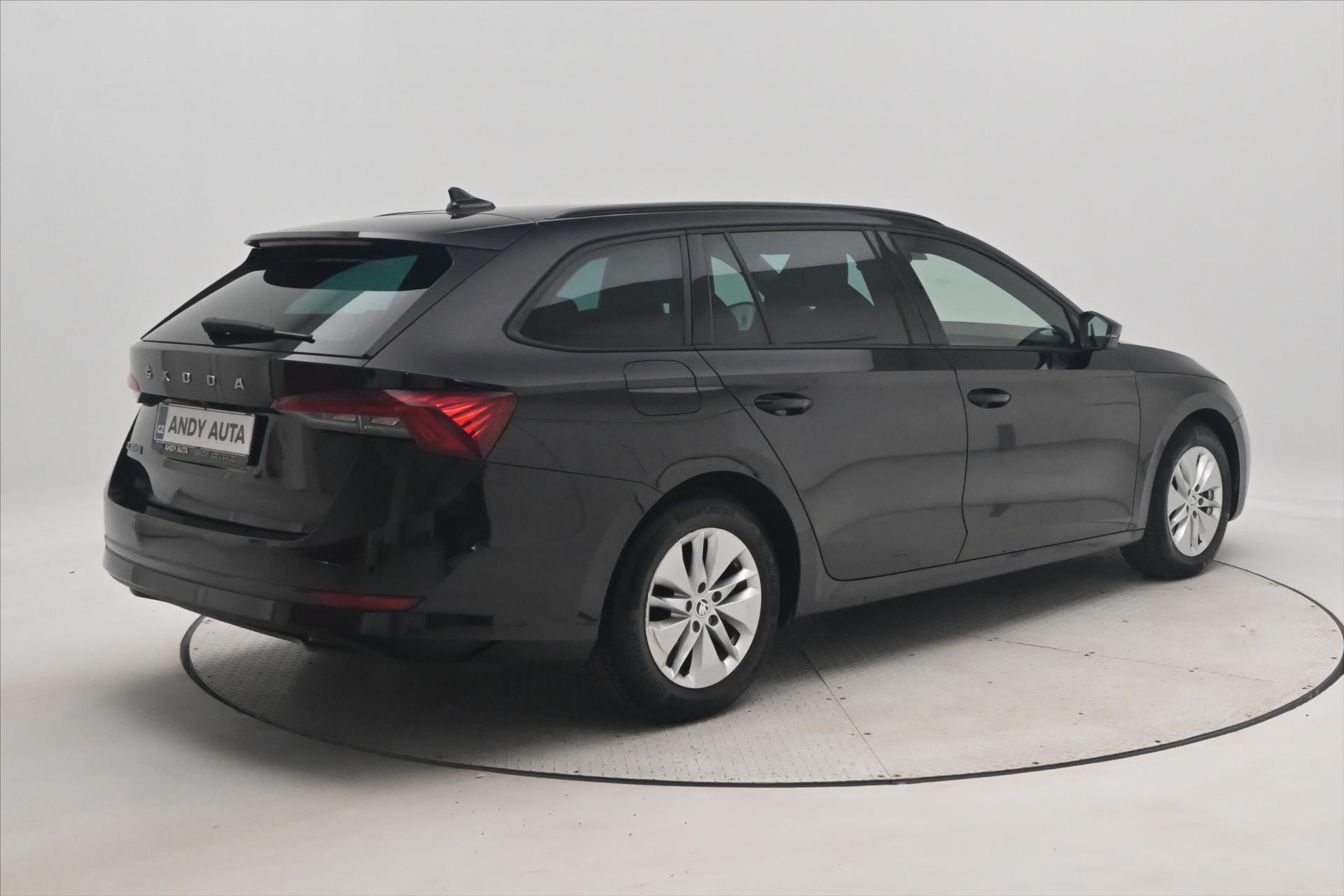 Hlavní fotografie vozu Škoda Octavia 2,0 TDI 110 kW DSG Sportline Záruka až 5 let (5)
