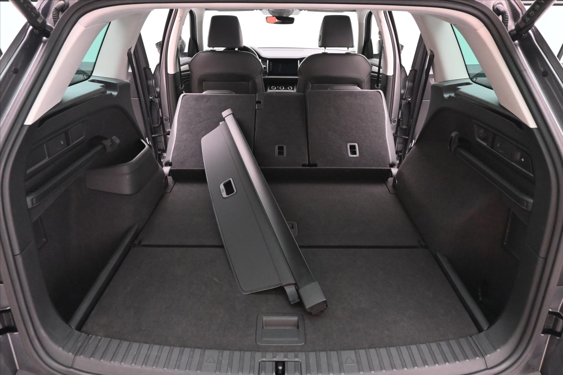 Hlavní fotografie vozu Škoda Kodiaq 2,0 TDI 147kW DSG 4x4 Style Záruka až 5 let (12)