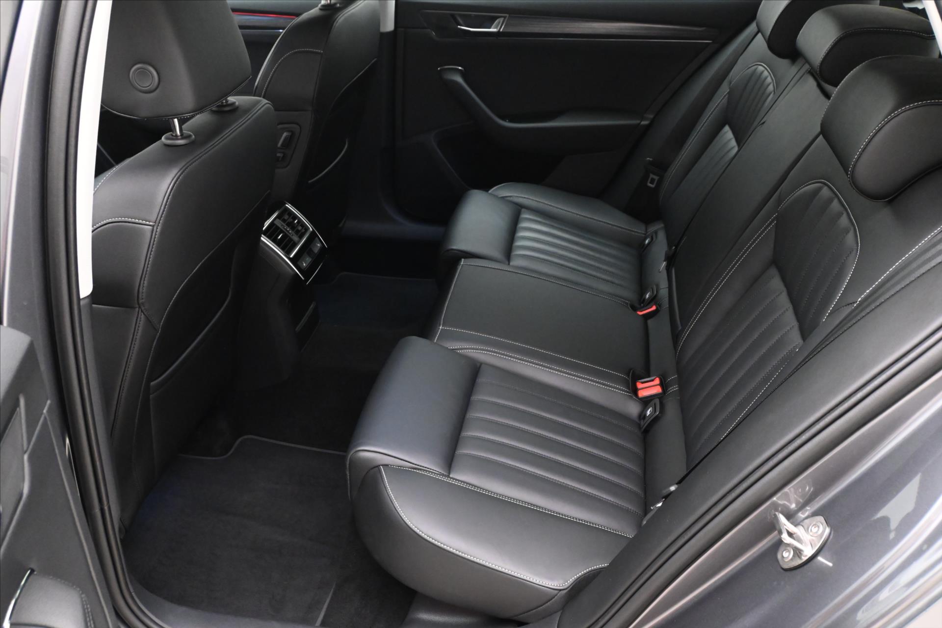 Main photo of the car Skoda Superb 2.0 TDI 110kW DSG Style Warranty up to 5 years (15)