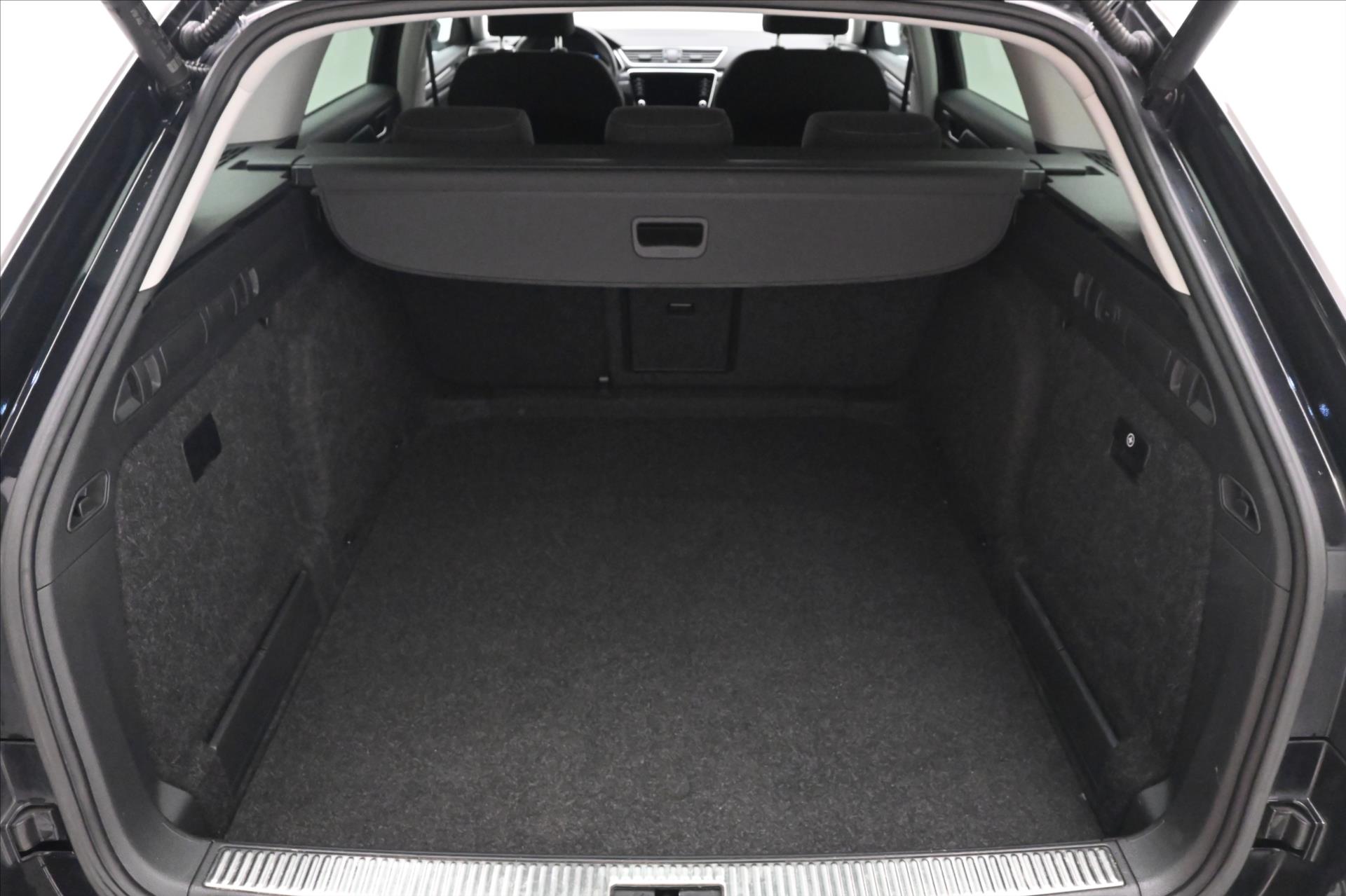 Hlavní fotografie vozu Škoda Superb 2,0 TDI 110 kW DSG Style Záruka až 5 let (11)