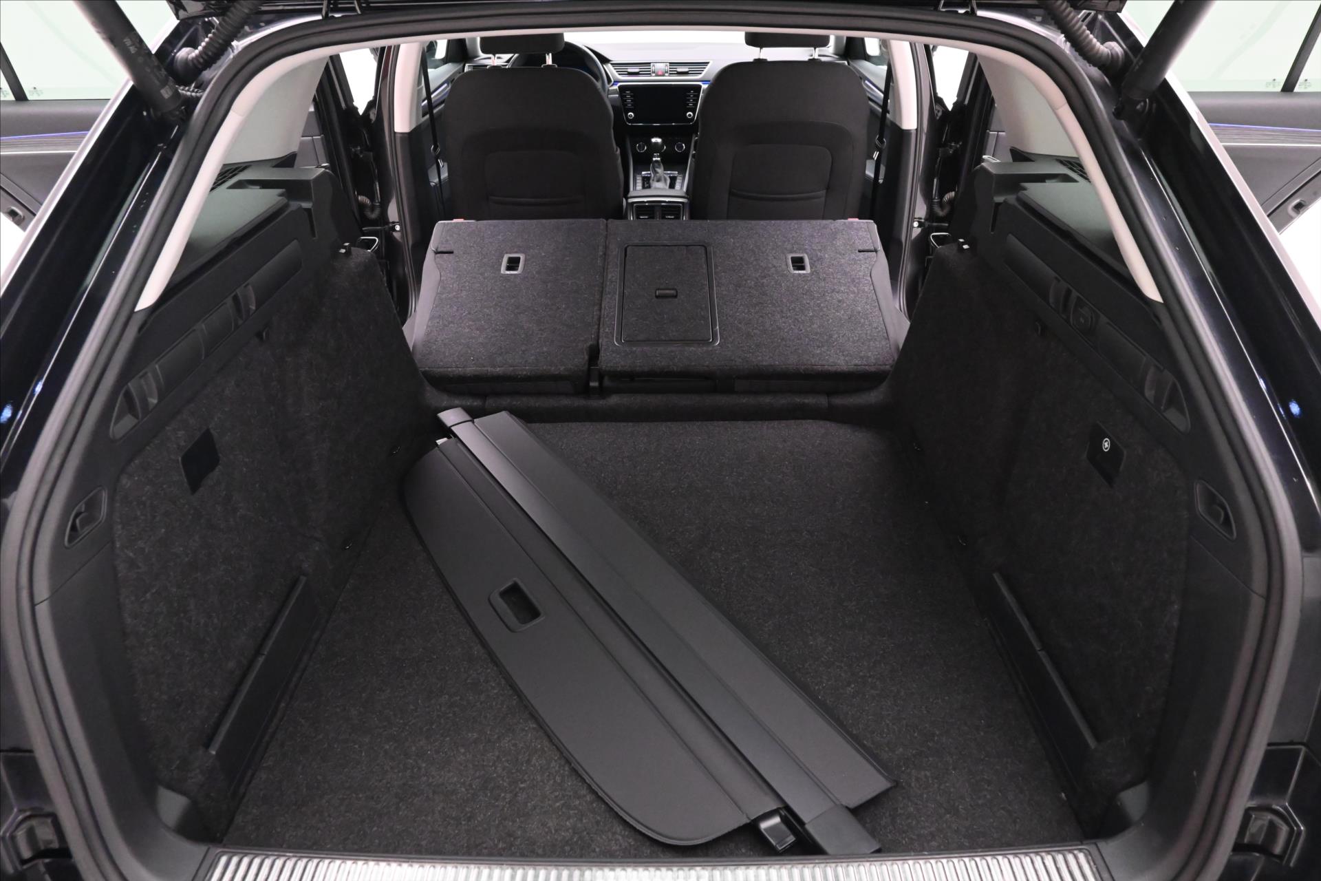 Hlavní fotografie vozu Škoda Superb 2,0 TDI 110 kW DSG Style Záruka až 5 let (12)