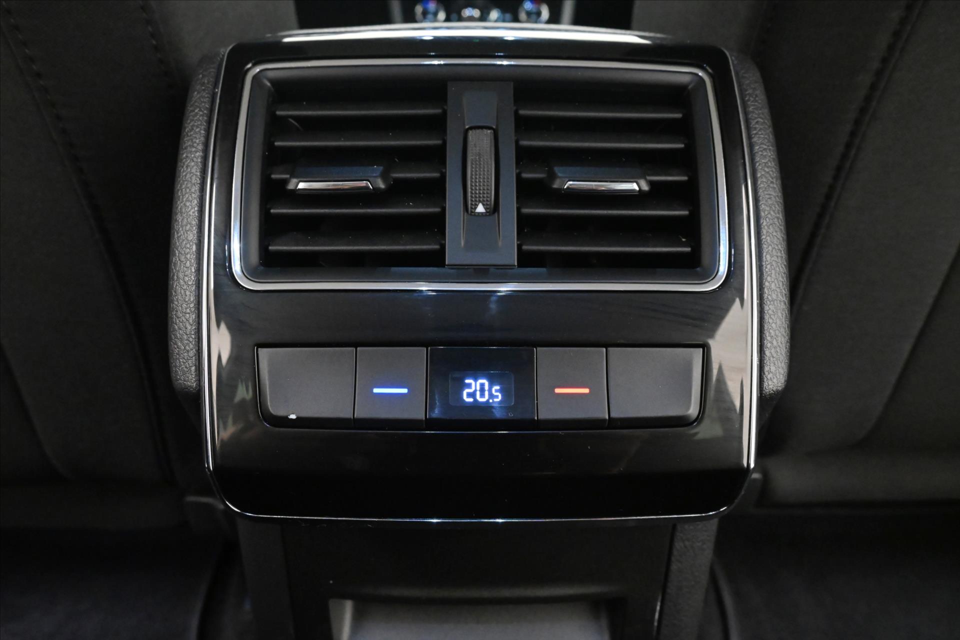 Hlavní fotografie vozu Škoda Superb 2,0 TDI 110 kW DSG Style Záruka až 5 let (23)