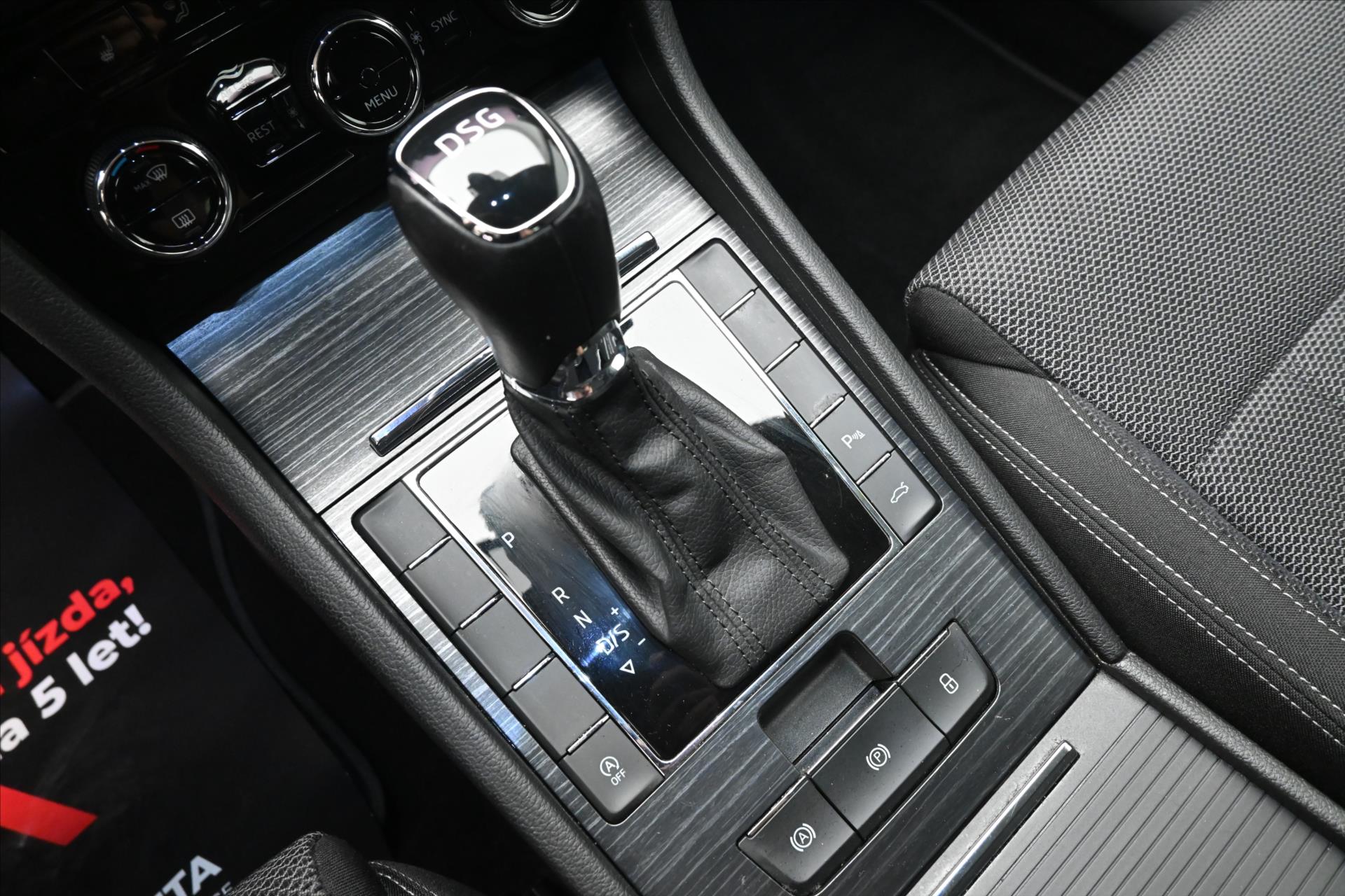 Hlavní fotografie vozu Škoda Superb 2,0 TDI 110 kW DSG Style Záruka až 5 let (24)