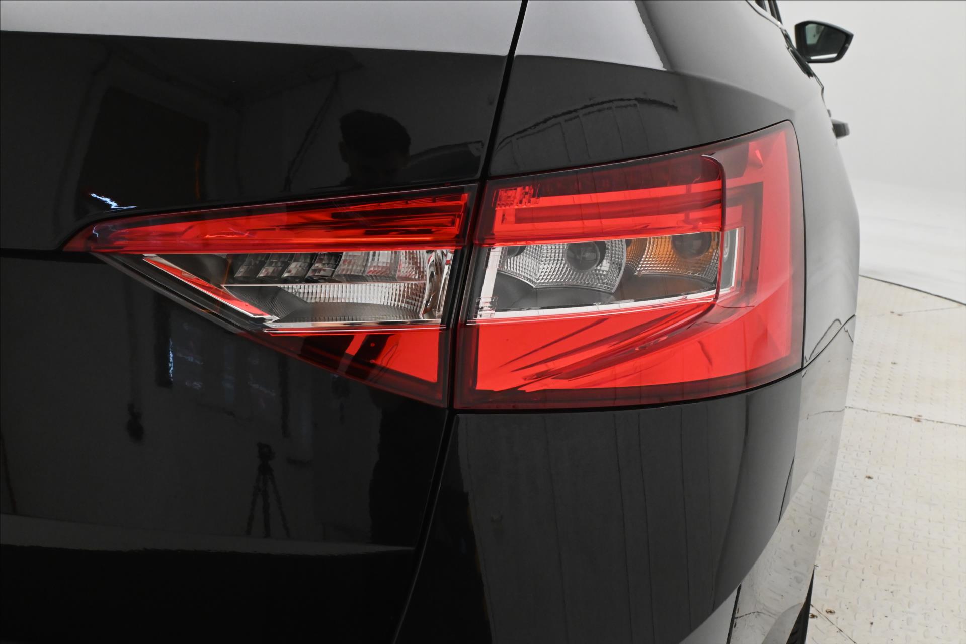 Hlavní fotografie vozu Škoda Superb 2,0 TDI 110 kW DSG Style Záruka až 5 let (32)