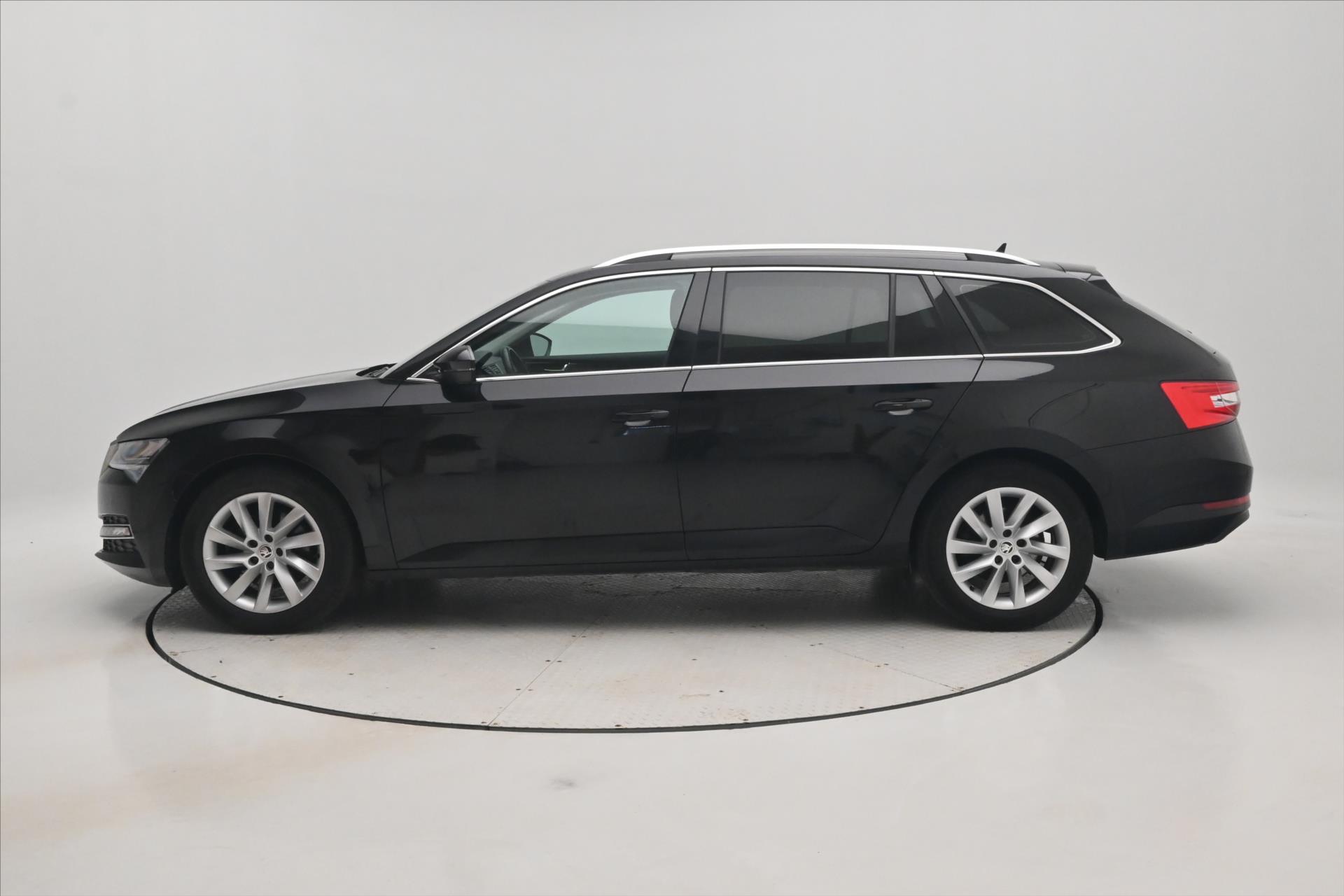 Hlavní fotografie vozu Škoda Superb 2,0 TDI 110 kW DSG Style Záruka až 5 let (9)