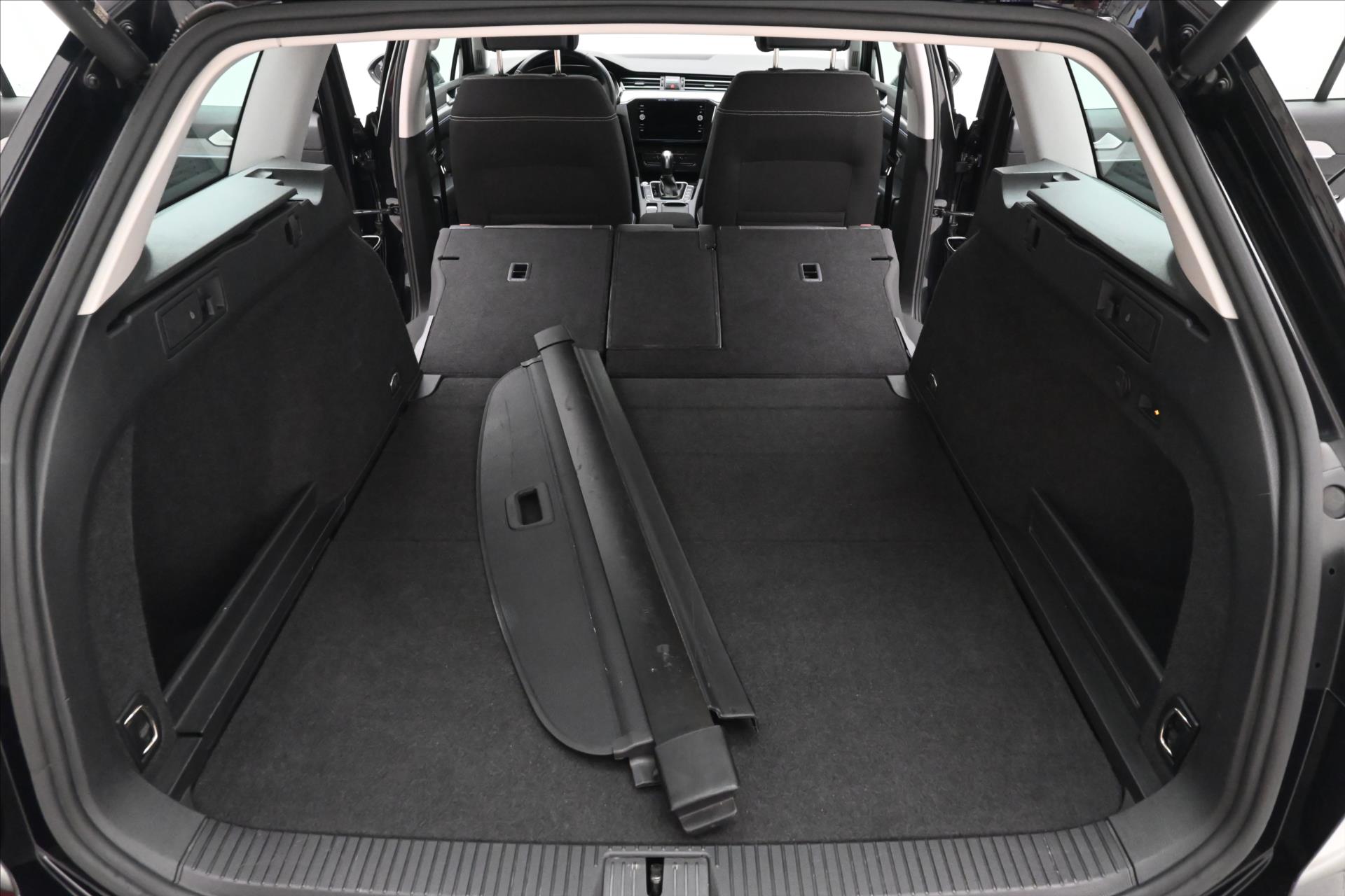 Hlavní fotografie vozu Volkswagen Passat 2,0 TDI 110 kW DSG Business Záruka až 5 let (11)