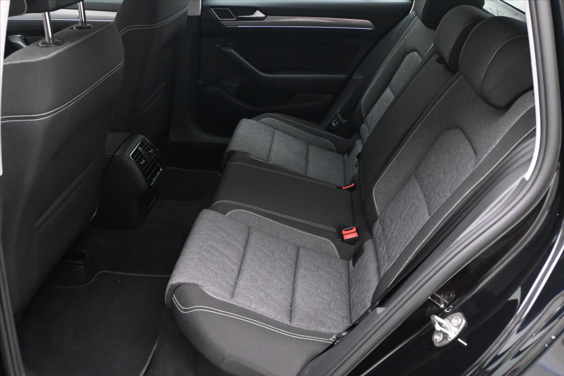 Hlavní fotografie vozu Volkswagen Passat 2,0 TDI 110 kW DSG Business Záruka až 5 let (14)
