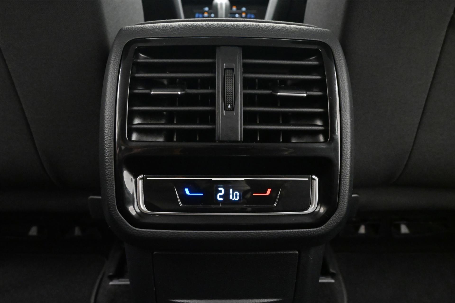 Main photo of the car Volkswagen Passat 2.0 TDI 110kW DSG Business Warranty up to 5 years (22)