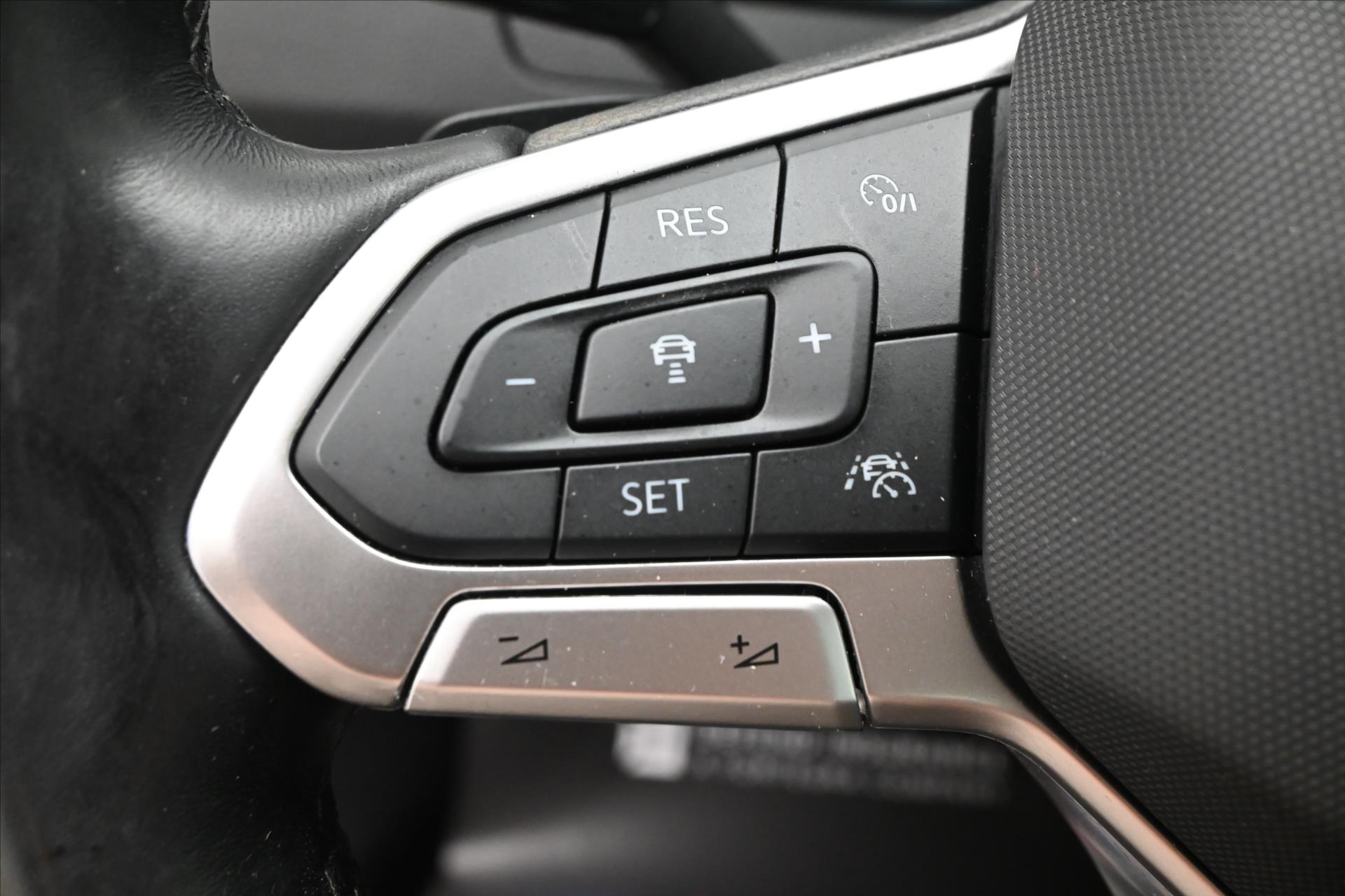 Main photo of the car Volkswagen Passat 2.0 TDI 110kW DSG Business Warranty up to 5 years (24)