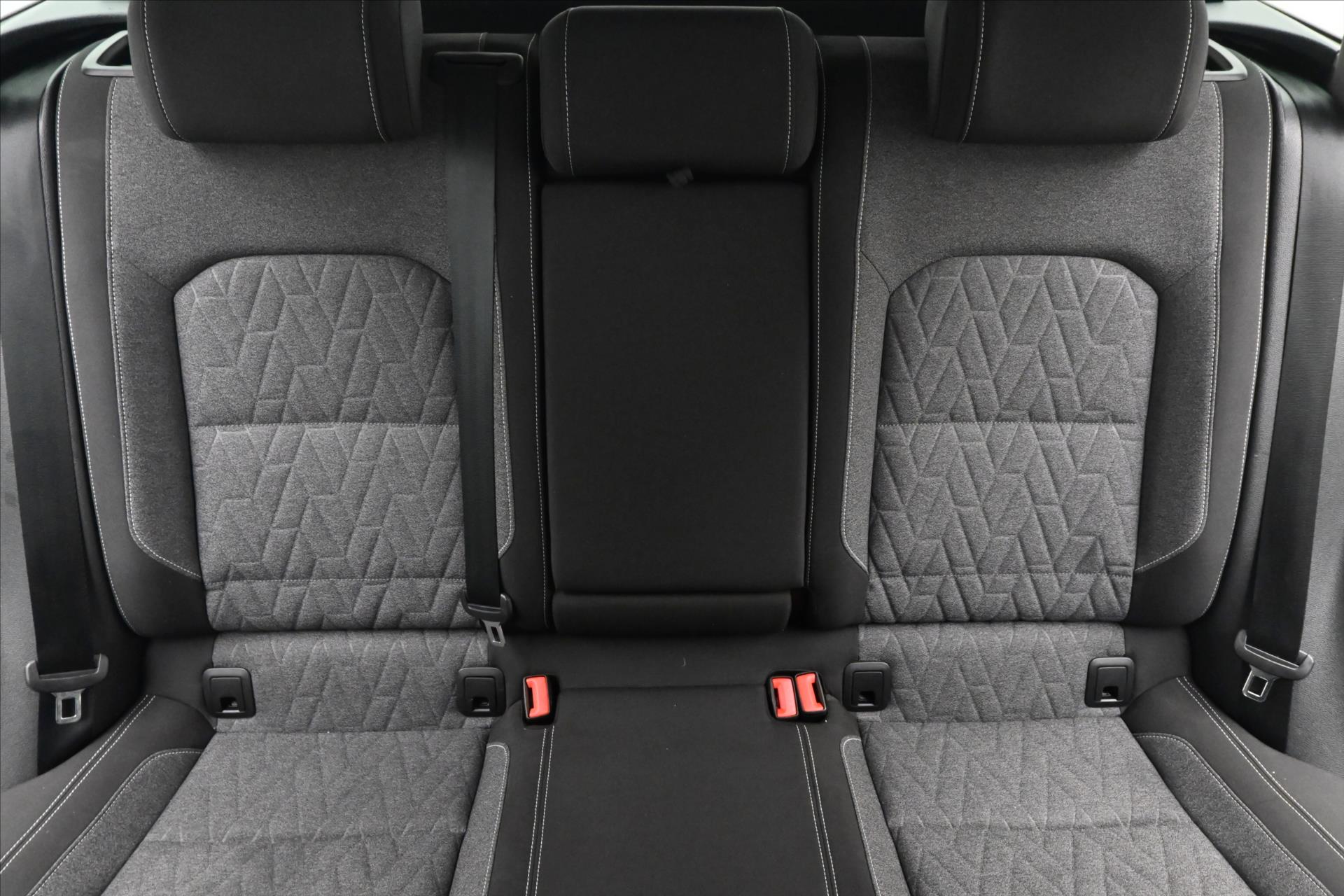 Main photo of the car Volkswagen Passat 2.0 TDI 110kW DSG Business Warranty up to 5 years (29)