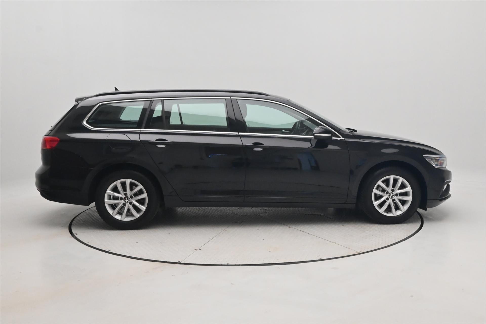 Main photo of the car Volkswagen Passat 2.0 TDI 110kW DSG Business Warranty up to 5 years (4)