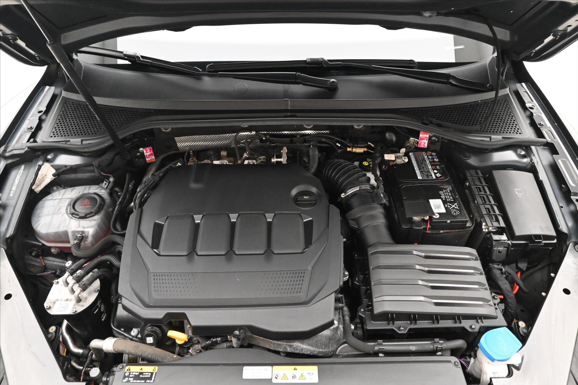Main photo of the car Volkswagen Passat 2.0 TDI 110kW DSG Business Warranty up to 5 years (9)