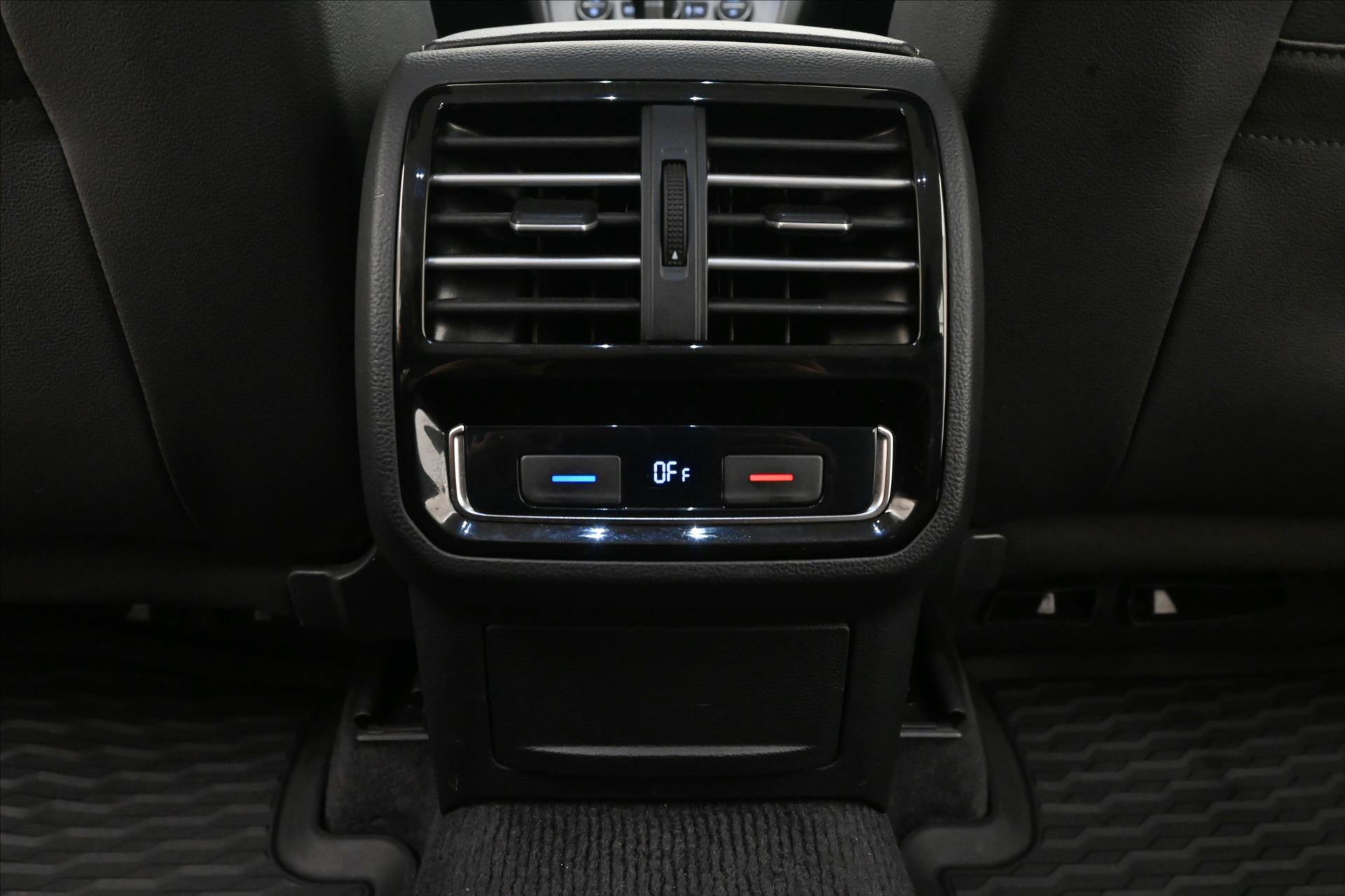 Hlavní fotografie vozu Volkswagen Passat 2,0 TDI 140kW DSG Alltrack 4Motion Záruka (22)