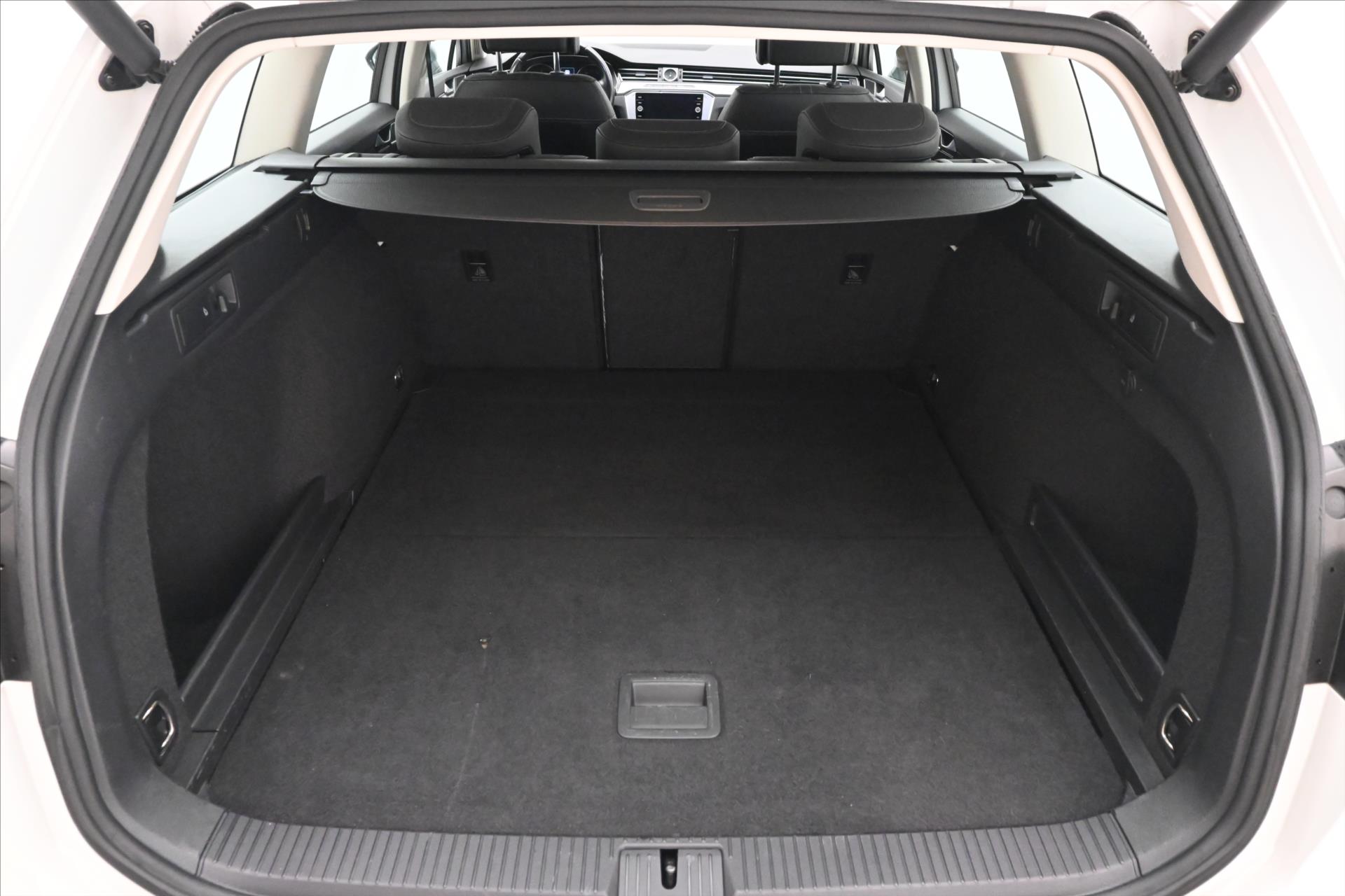 Hlavní fotografie vozu Volkswagen Passat 2,0 TDI 140kW DSG Alltrack 4Motion Záruka až 5 let (11)
