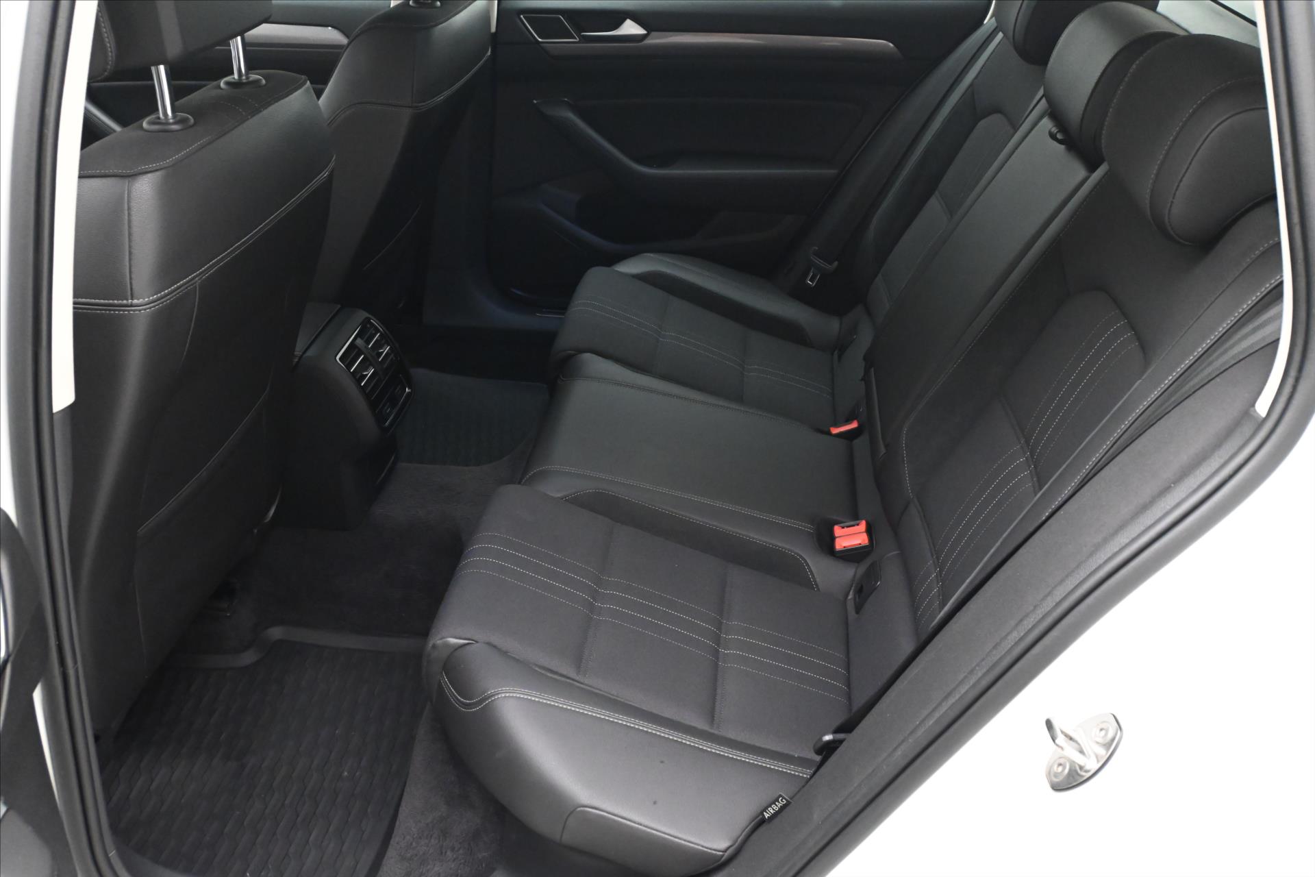 Hlavní fotografie vozu Volkswagen Passat 2,0 TDI 140kW DSG Alltrack 4Motion Záruka až 5 let (15)