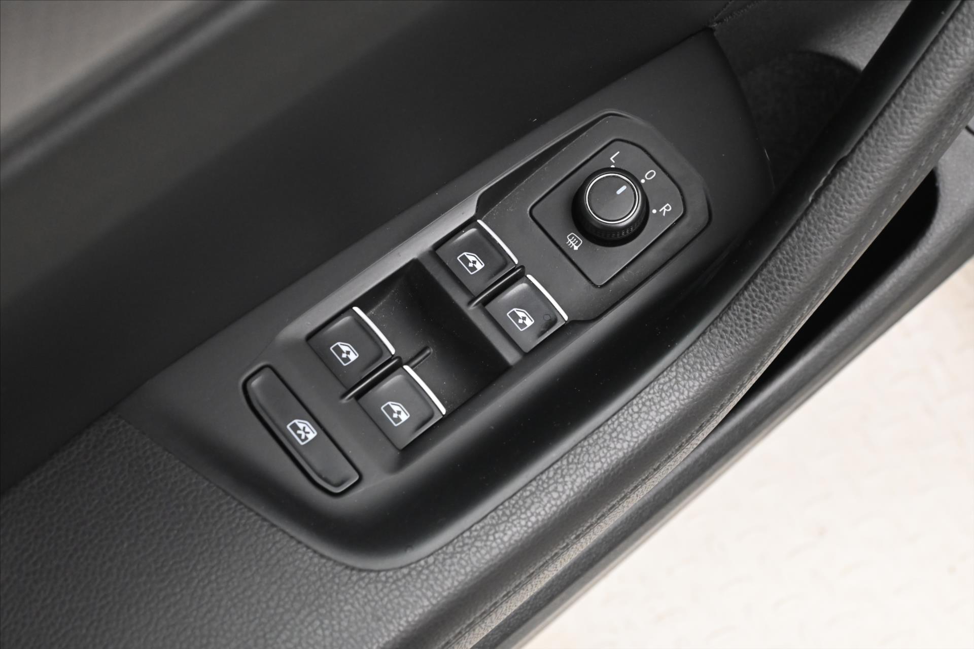 Hlavní fotografie vozu Volkswagen Passat 2,0 TDI 140kW DSG Alltrack 4Motion Záruka až 5 let (26)