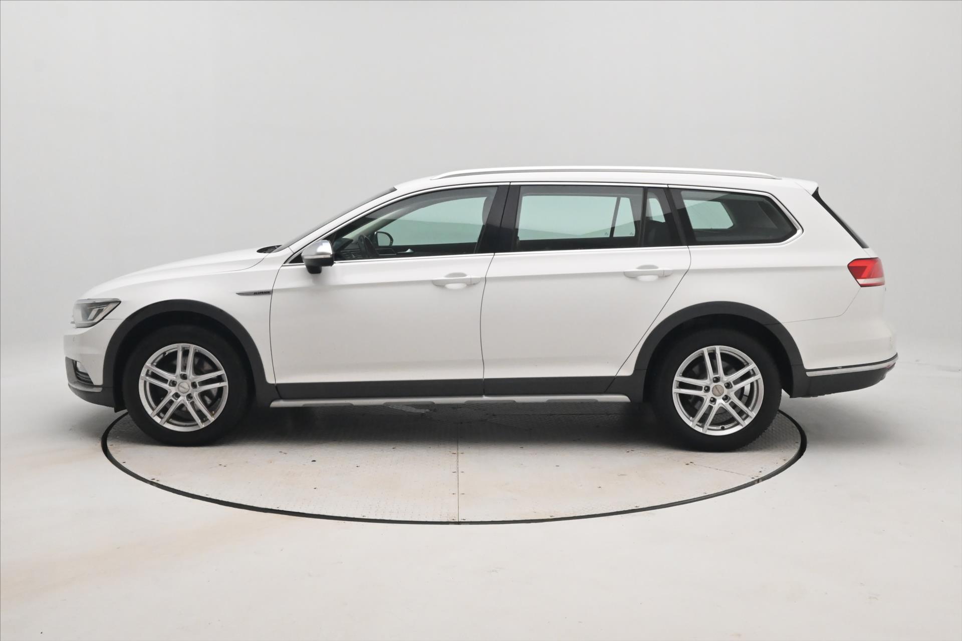 Hlavní fotografie vozu Volkswagen Passat 2,0 TDI 140kW DSG Alltrack 4Motion Záruka až 5 let (9)