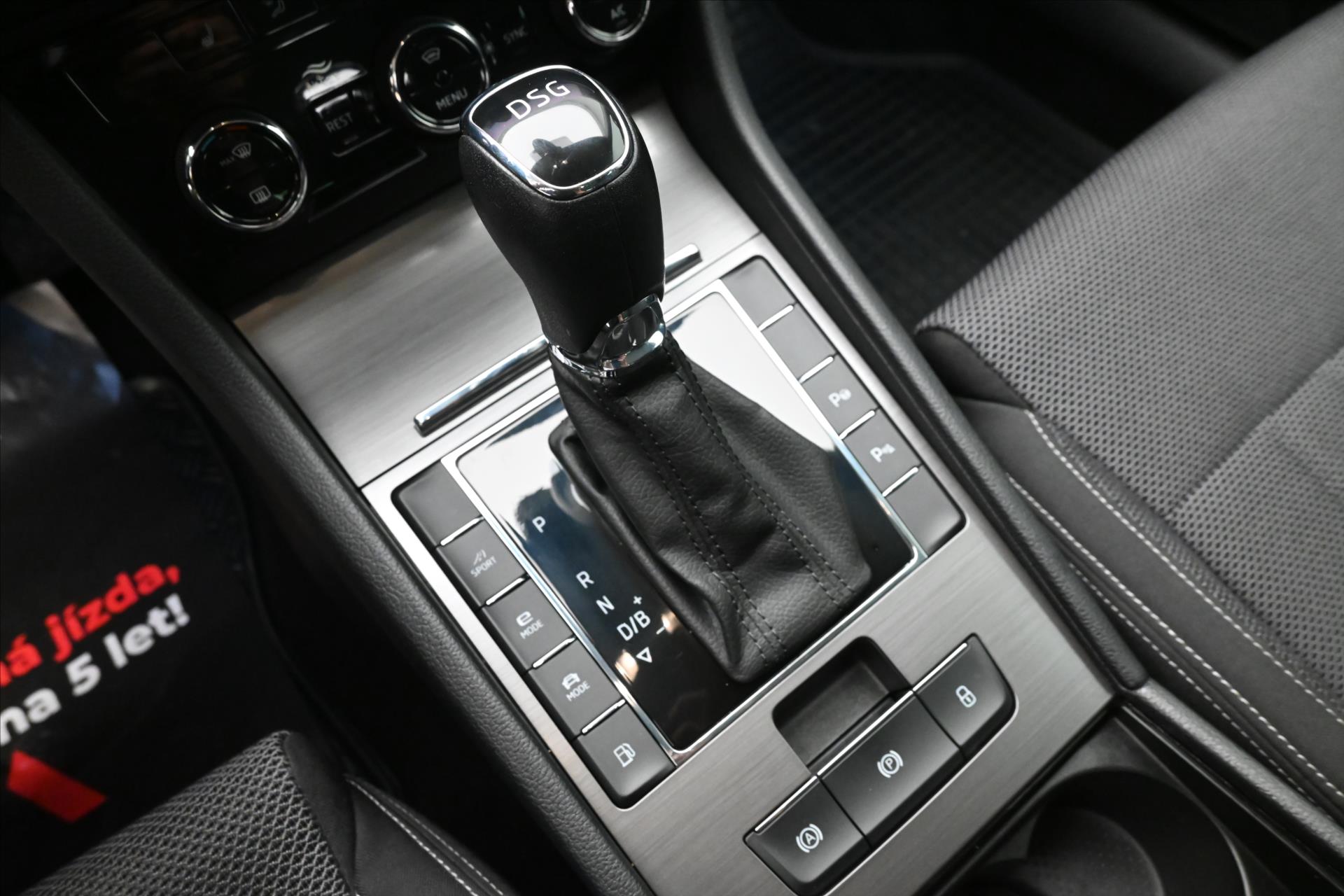 Hlavní fotografie vozu Škoda Superb 1,4 TSI iV 160 kW DSG Style Záruka až 5 let (24)