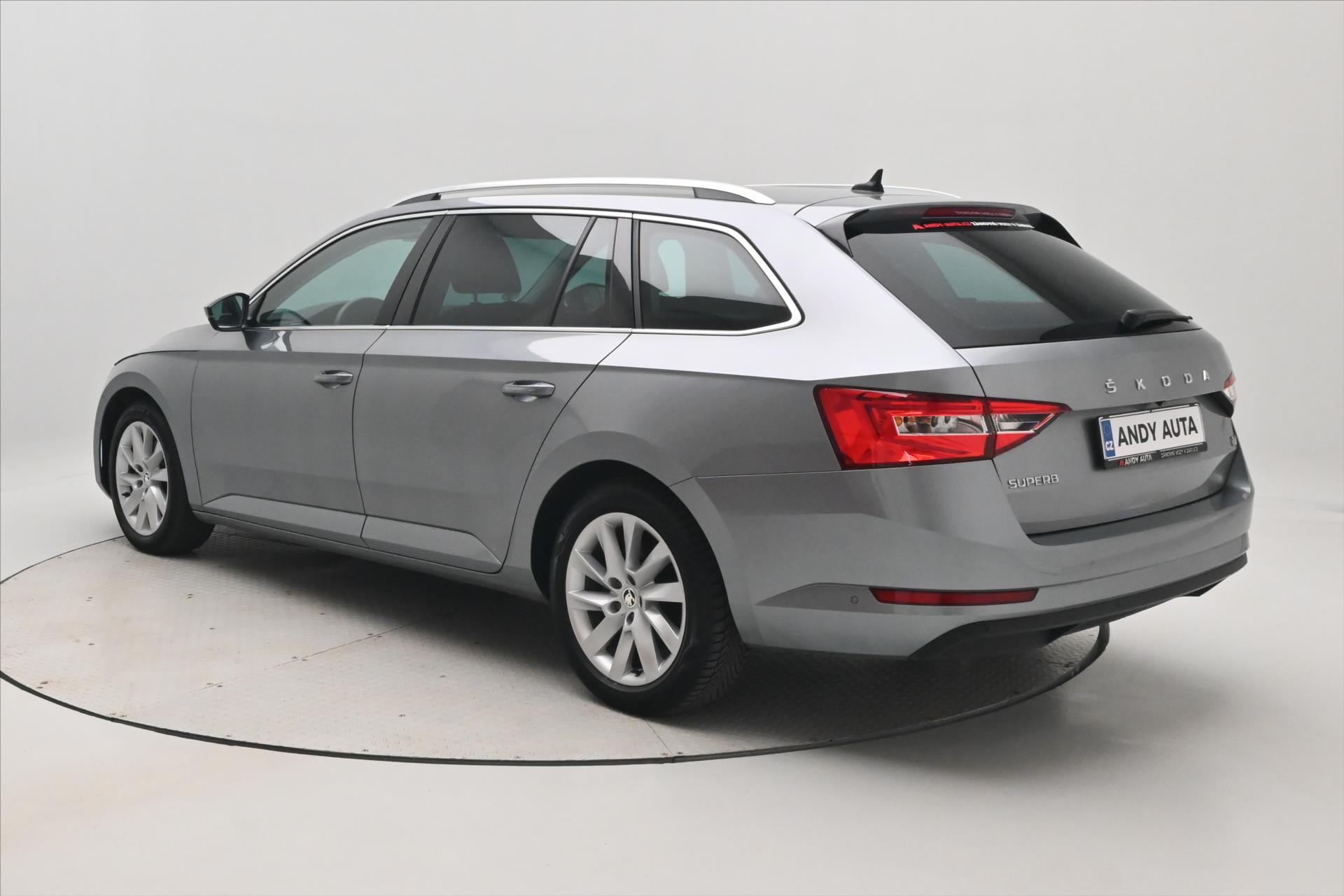 Hlavní fotografie vozu Škoda Superb 1,4 TSI iV 160 kW DSG Style Záruka až 5 let (8)