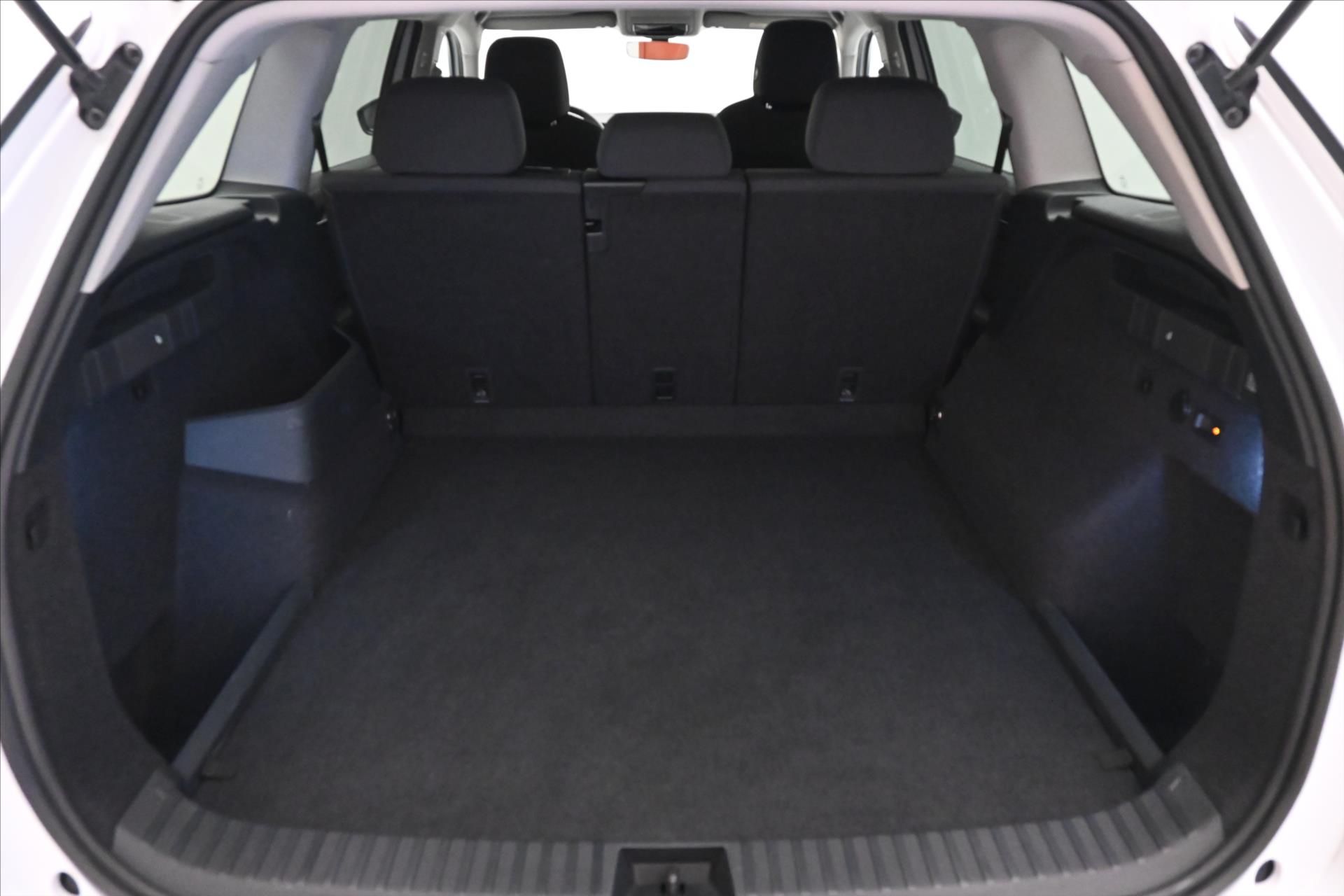 Hlavní fotografie vozu Škoda Kodiaq 2,0 TDI 142 kW Selection 4x4 TAŽNÉ Záruka až 5 let (10)