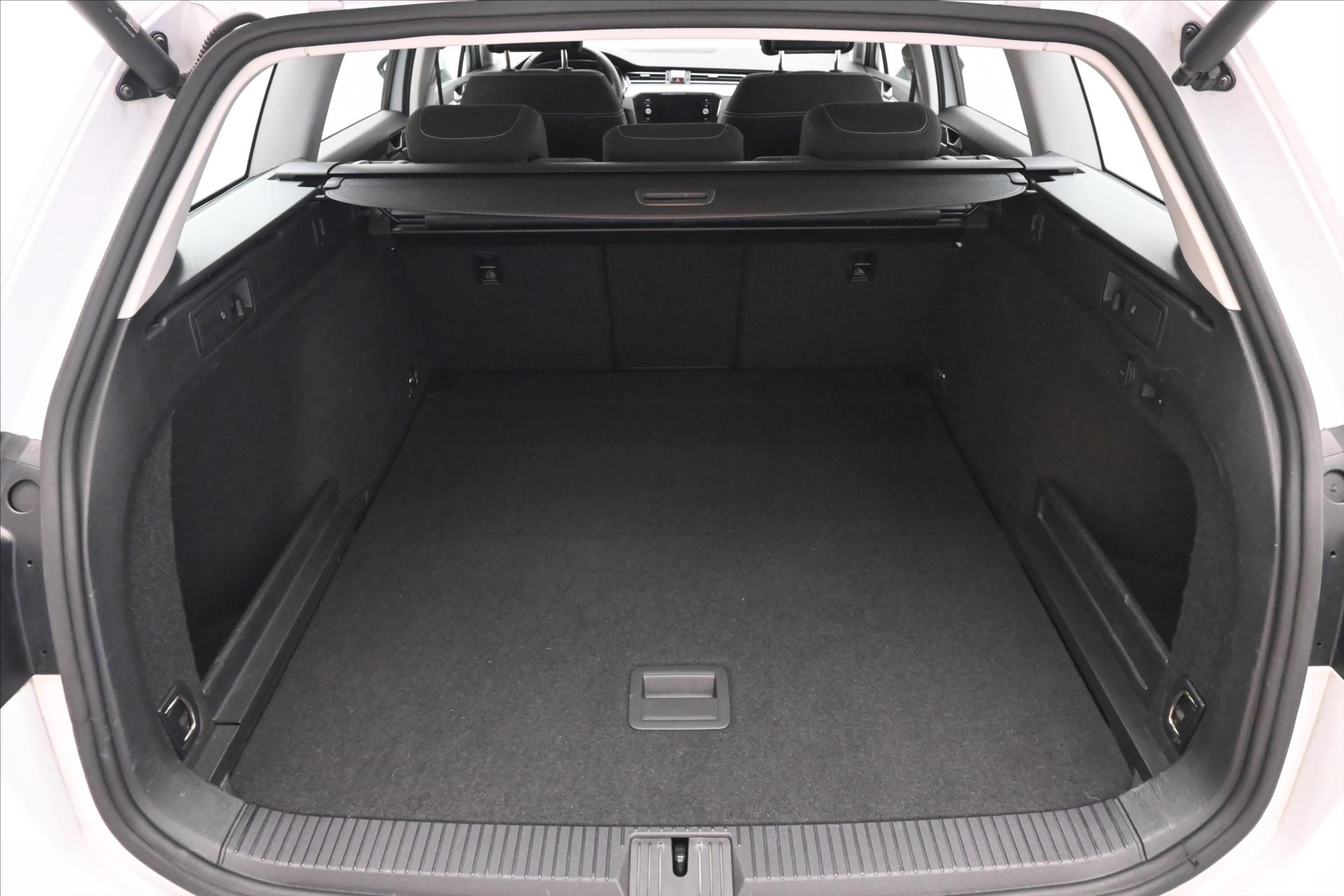 Main photo of the car Volkswagen Passat 2.0 TDI 110 kW DSG Business Warranty up to 5 years (10)