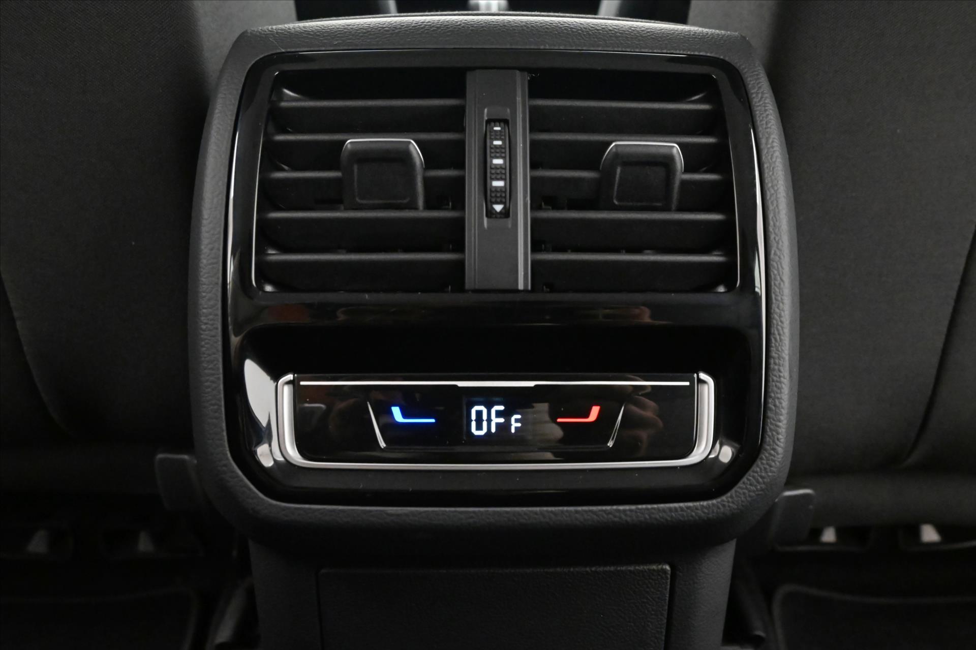 Main photo of the car Volkswagen Passat 2.0 TDI 110 kW DSG Business Warranty up to 5 years (22)