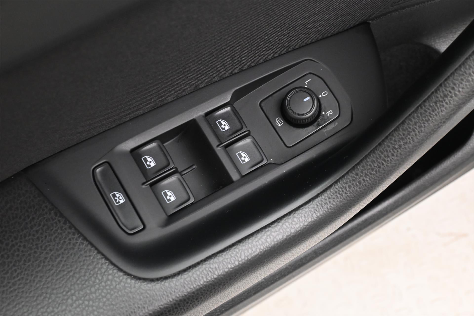 Main photo of the car Volkswagen Passat 2.0 TDI 110 kW DSG Business Warranty up to 5 years (26)