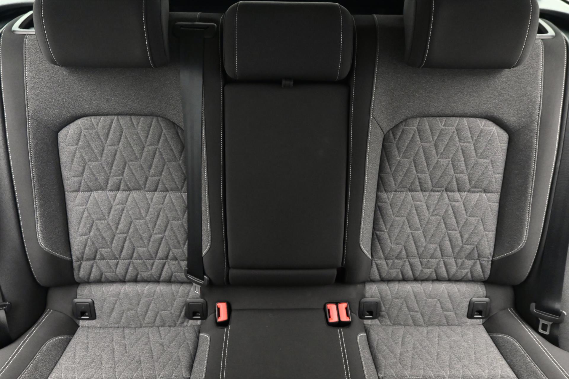 Main photo of the car Volkswagen Passat 2.0 TDI 110 kW DSG Business Warranty up to 5 years (29)