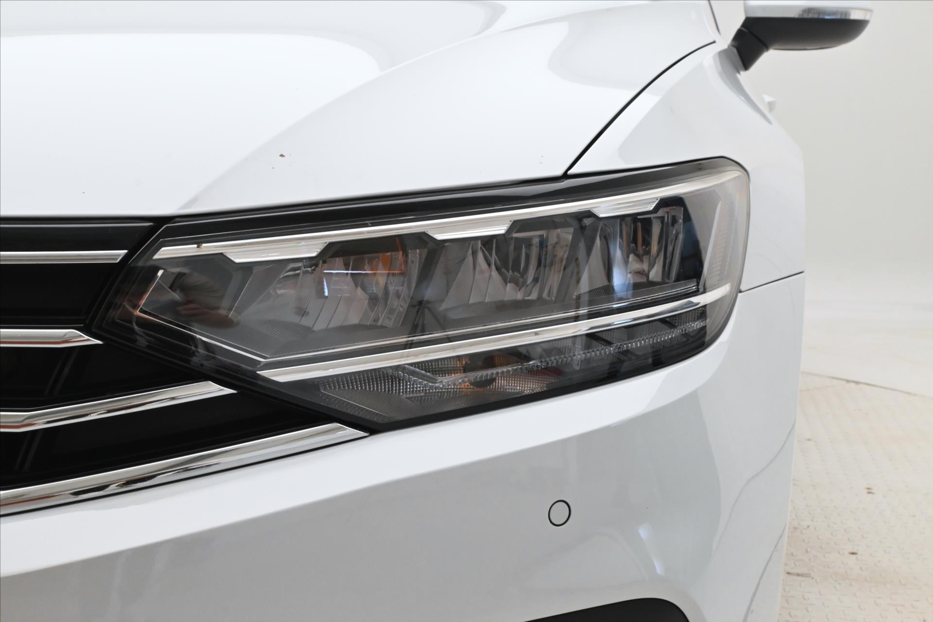 Main photo of the car Volkswagen Passat 2.0 TDI 110 kW DSG Business Warranty up to 5 years (31)