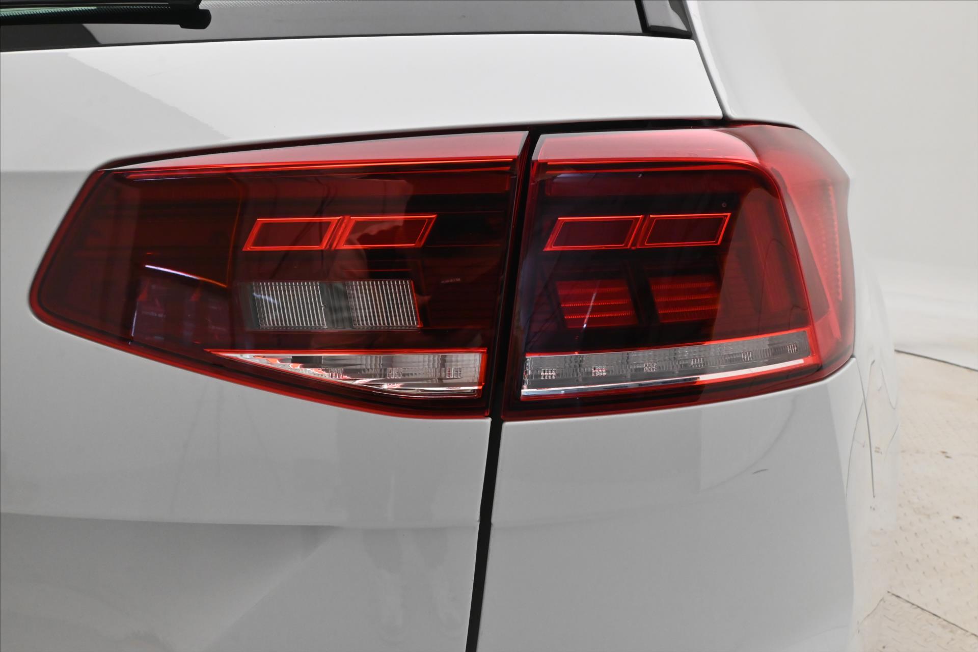Main photo of the car Volkswagen Passat 2.0 TDI 110 kW DSG Business Warranty up to 5 years (32)
