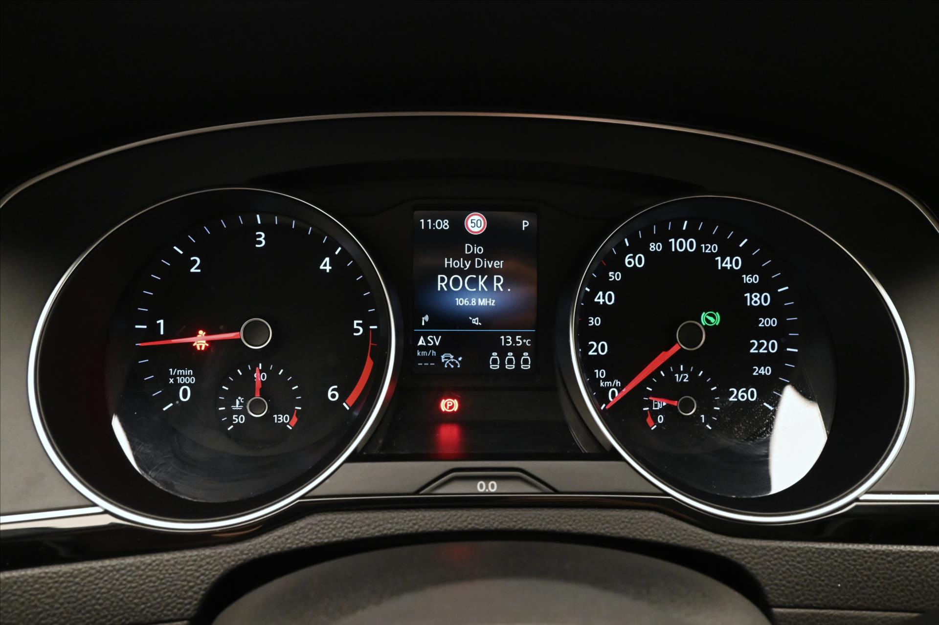 Hlavní fotografie vozu Volkswagen Passat 2,0 TDI 110KW DSG BUSINESS Záruka až 5 let (17)