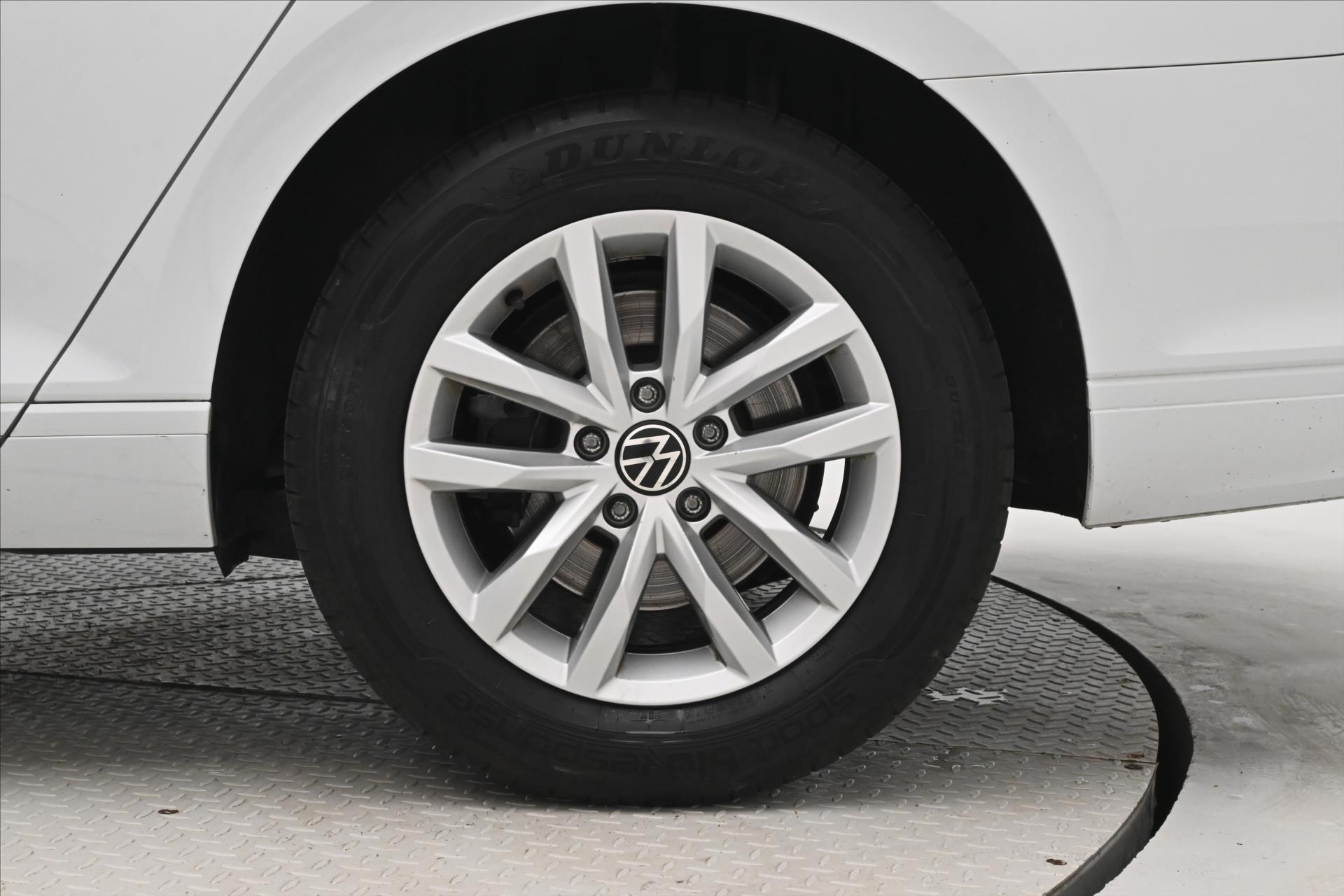 Hlavní fotografie vozu Volkswagen Passat 2,0 TDI 110KW DSG BUSINESS Záruka až 5 let (32)