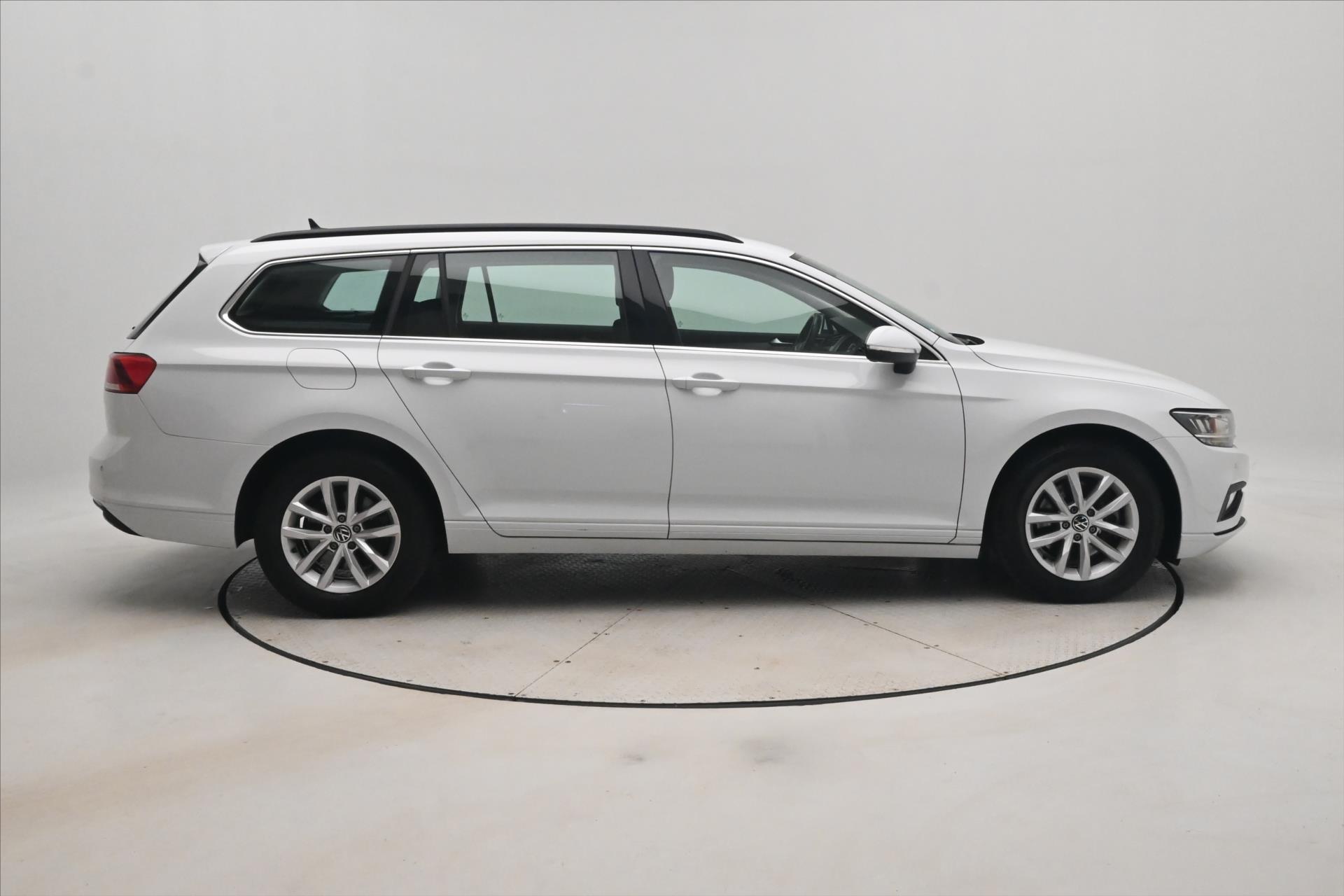 Hlavní fotografie vozu Volkswagen Passat 2,0 TDI 110KW DSG BUSINESS Záruka až 5 let (5)