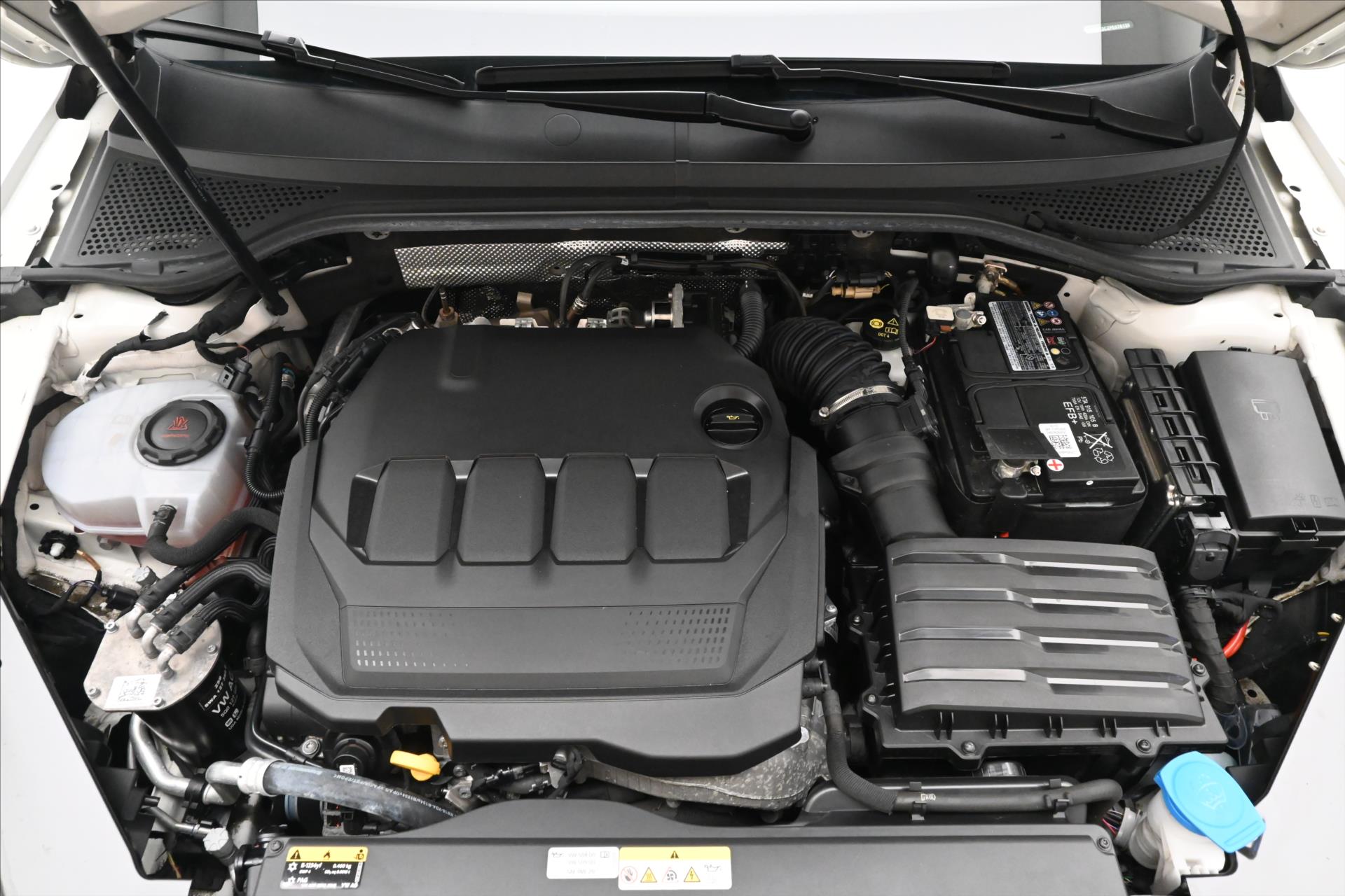Hlavní fotografie vozu Volkswagen Passat 2,0 TDI 110KW DSG BUSINESS Záruka až 5 let (10)