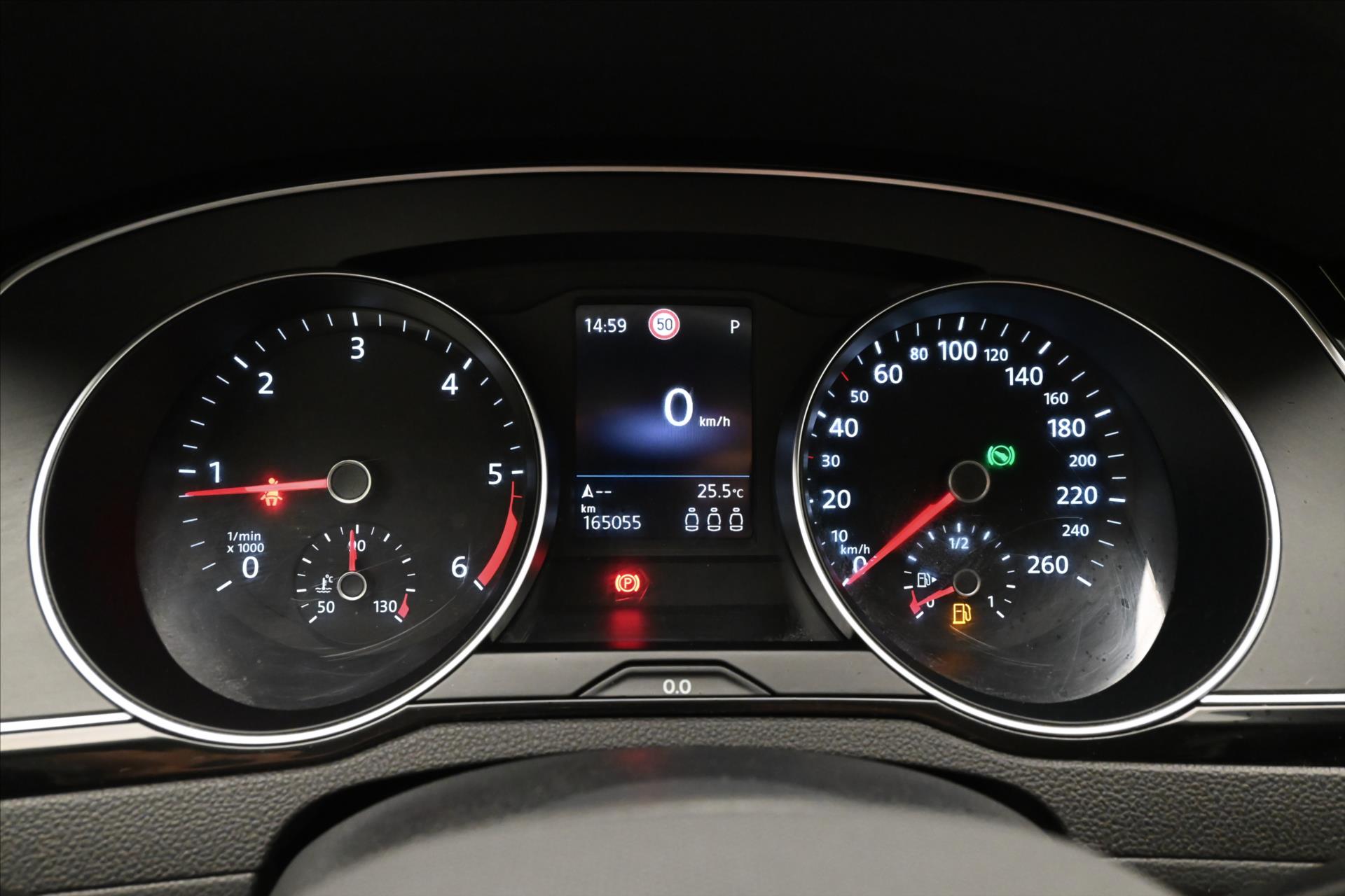 Hlavní fotografie vozu Volkswagen Passat 2,0 TDI 110kW DSG Business Záruka ža 5 let (17)