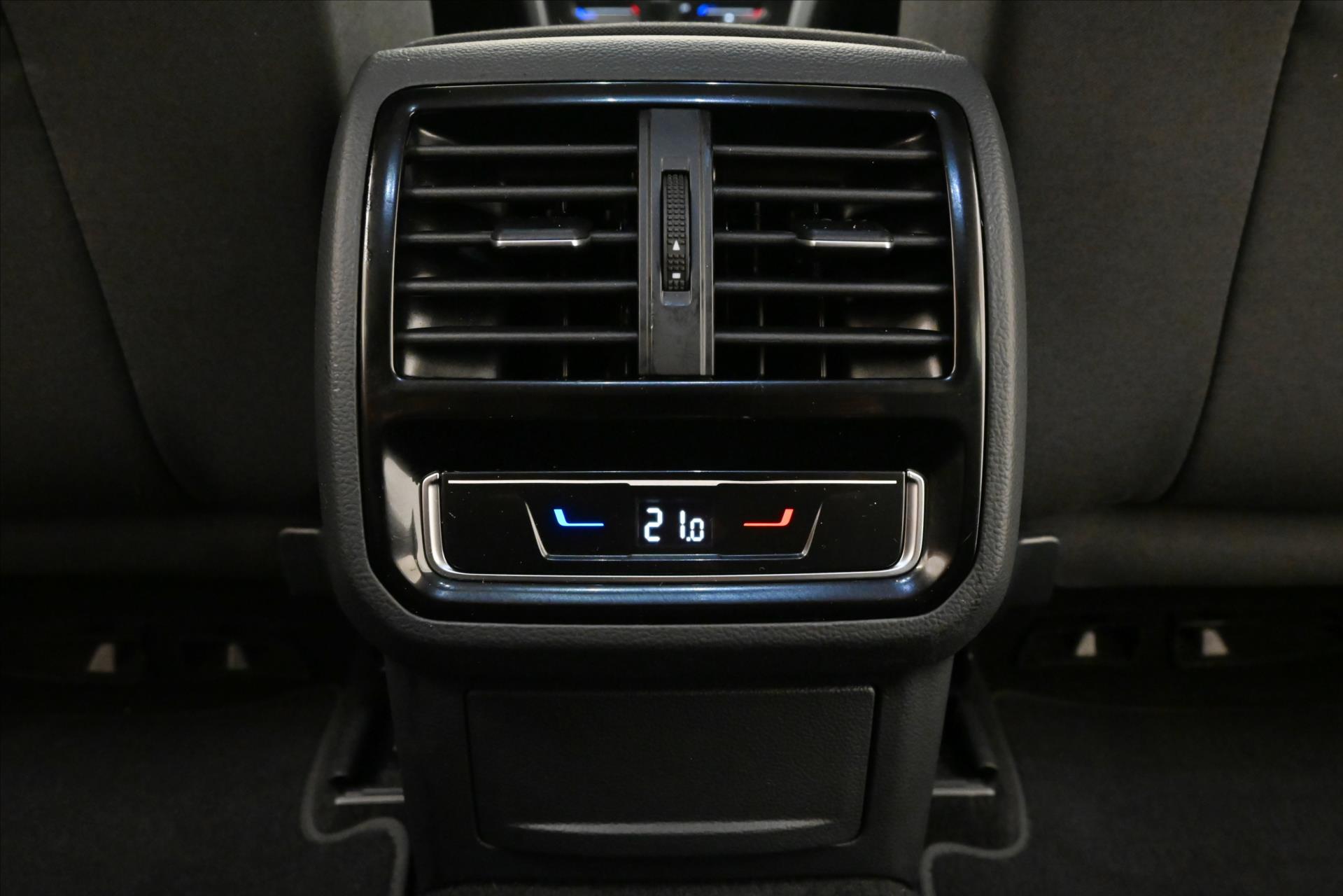 Hlavní fotografie vozu Volkswagen Passat 2,0 TDI 110kW DSG Business Záruka ža 5 let (23)