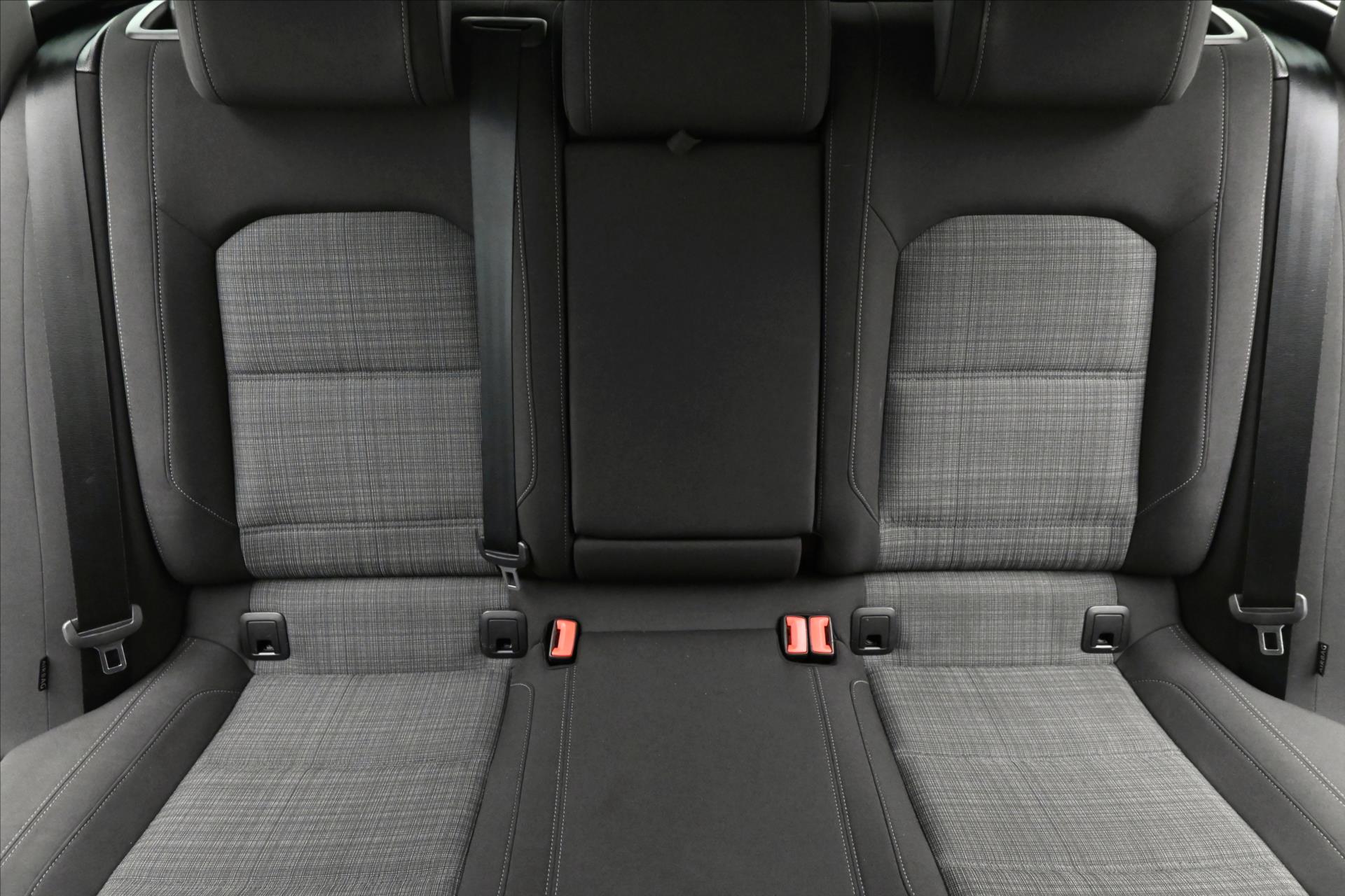 Hlavní fotografie vozu Volkswagen Passat 2,0 TDI 110kW DSG Business Záruka ža 5 let (29)