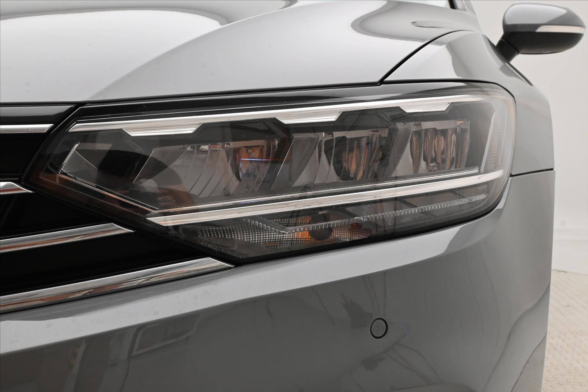 Hlavní fotografie vozu Volkswagen Passat 2,0 TDI 110kW DSG Business Záruka ža 5 let (31)