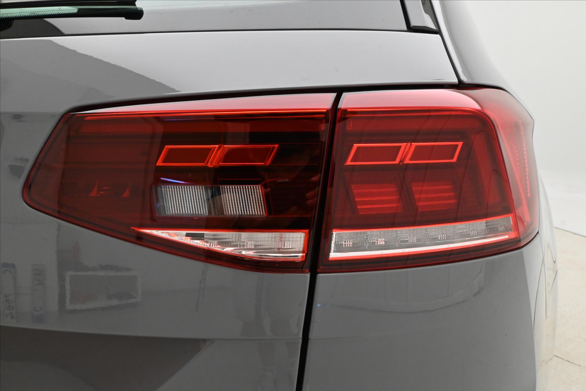 Hlavní fotografie vozu Volkswagen Passat 2,0 TDI 110kW DSG Business Záruka ža 5 let (32)