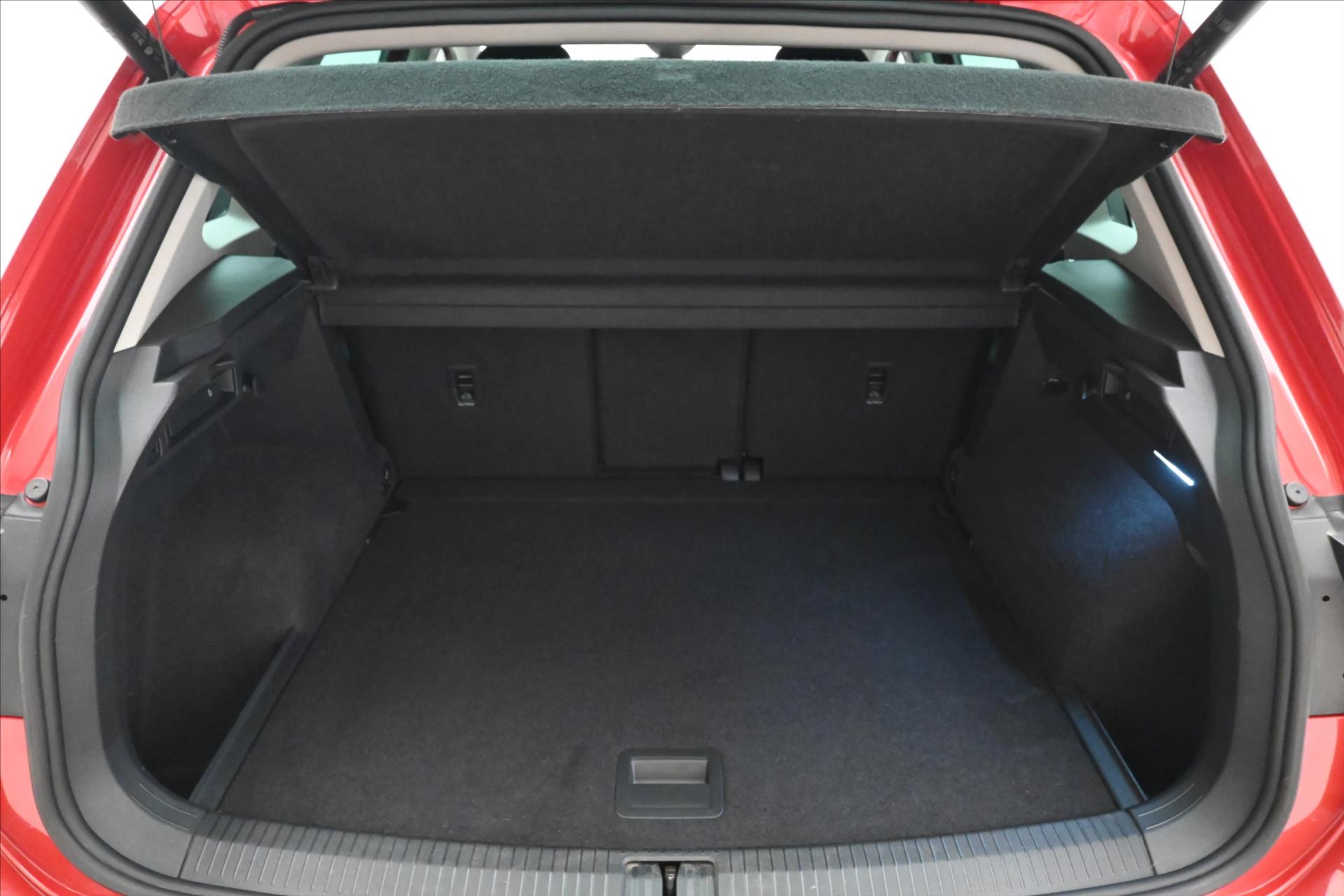 Hlavní fotografie vozu Volkswagen Tiguan 2,0 TDI 110 kW DSG Life Záruka až 5 let (11)