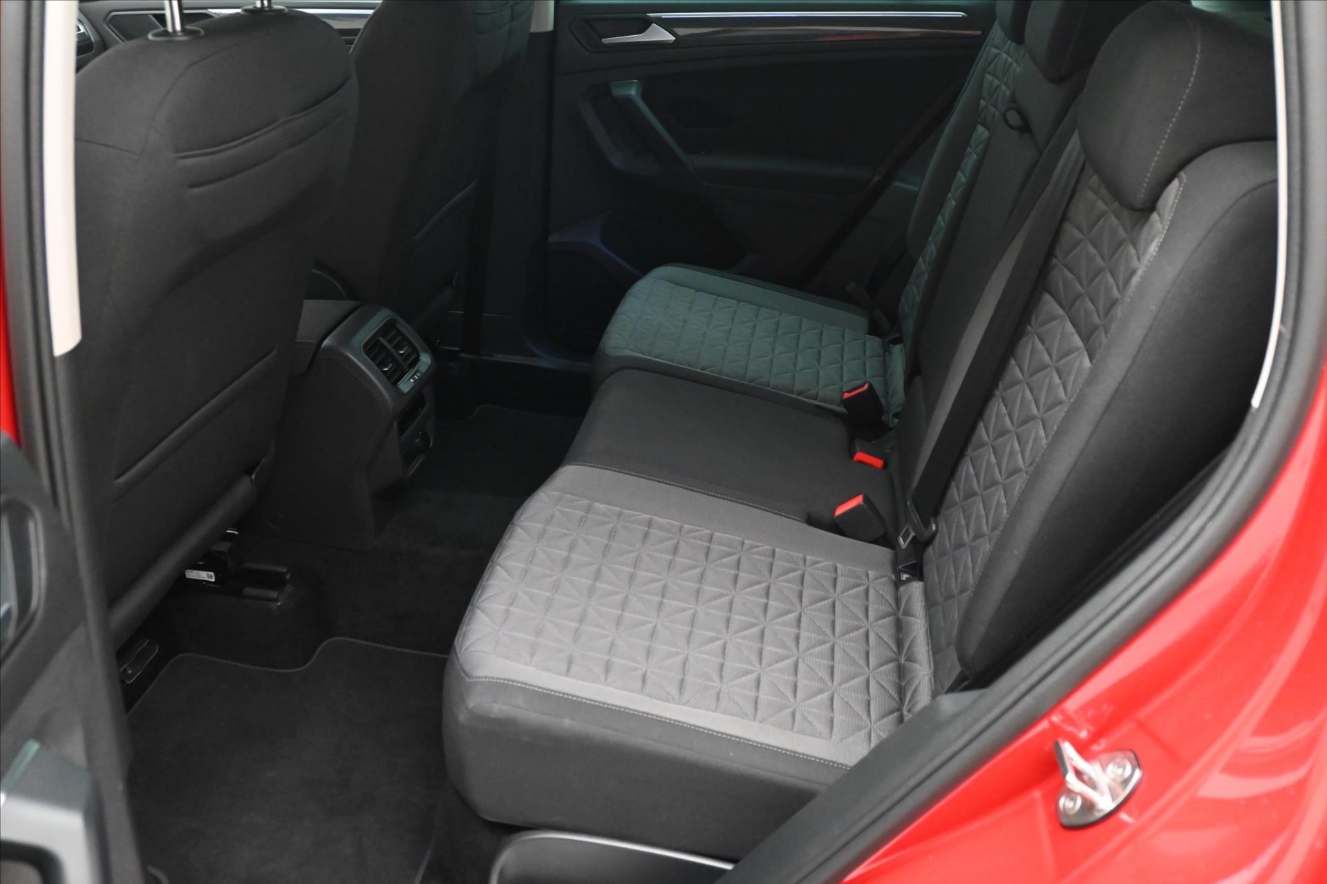 Hlavní fotografie vozu Volkswagen Tiguan 2,0 TDI 110 kW DSG Life Záruka až 5 let (15)