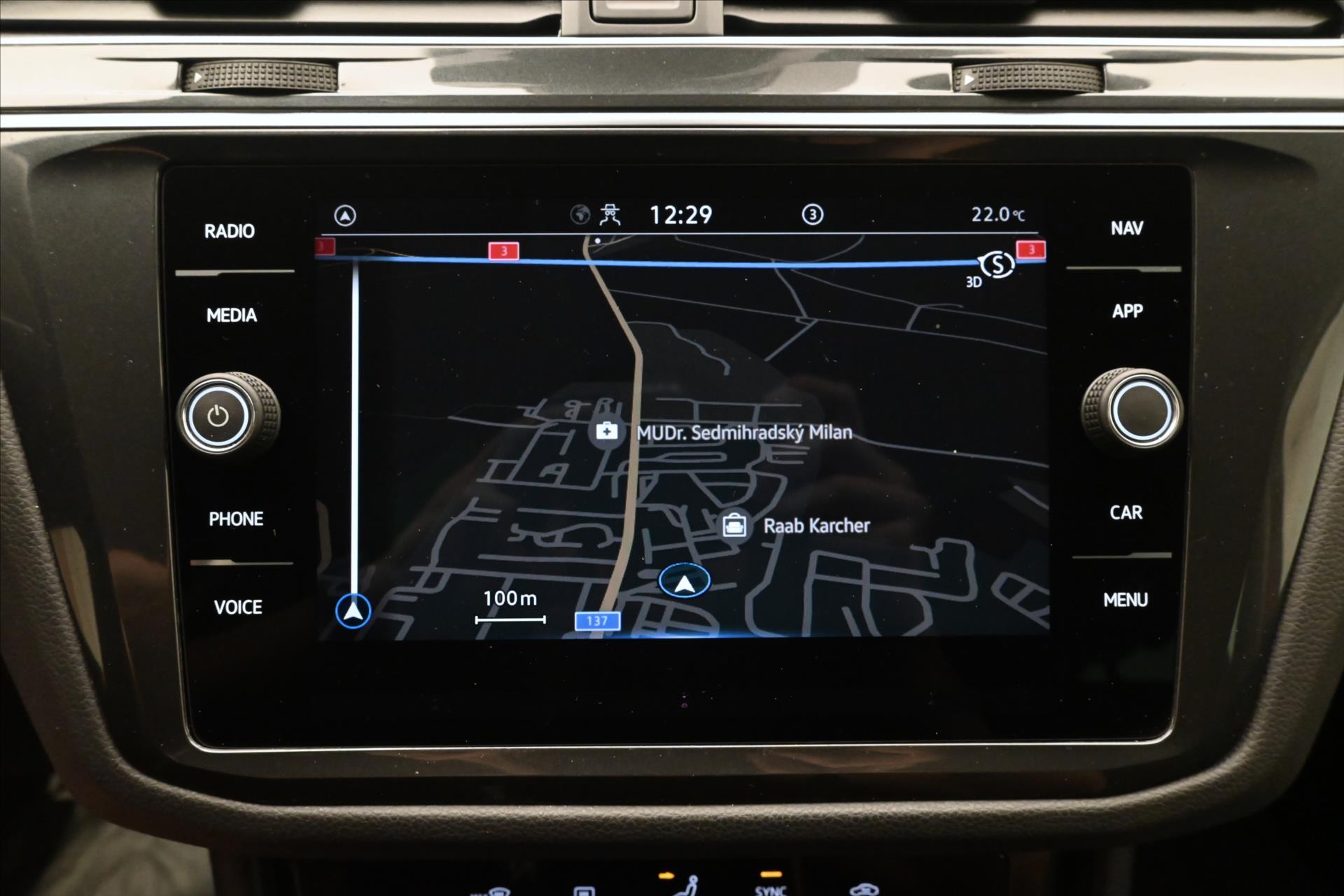 Hlavní fotografie vozu Volkswagen Tiguan 2,0 TDI 110 kW DSG Life Záruka až 5 let (21)
