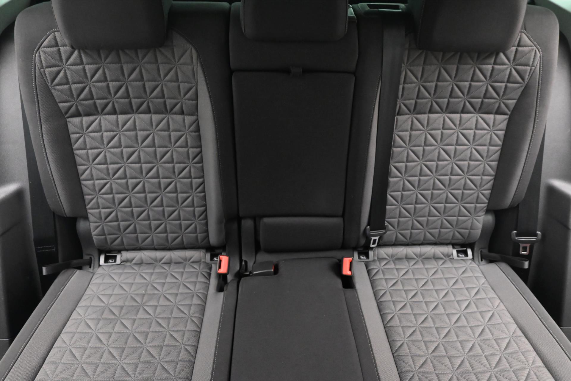 Hlavní fotografie vozu Volkswagen Tiguan 2,0 TDI 110 kW DSG Life Záruka až 5 let (30)