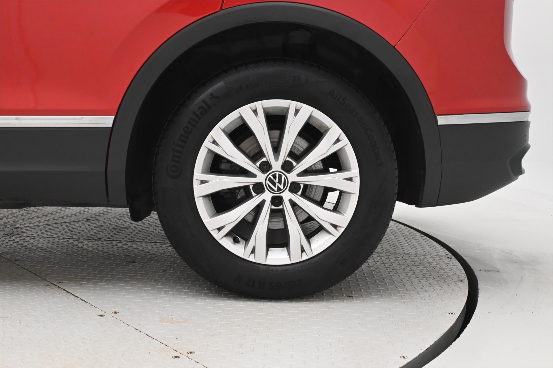 Hlavní fotografie vozu Volkswagen Tiguan 2,0 TDI 110 kW DSG Life Záruka až 5 let (34)