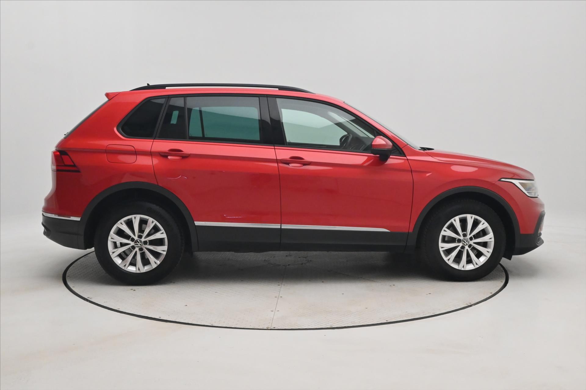 Hlavní fotografie vozu Volkswagen Tiguan 2,0 TDI 110 kW DSG Life Záruka až 5 let (5)