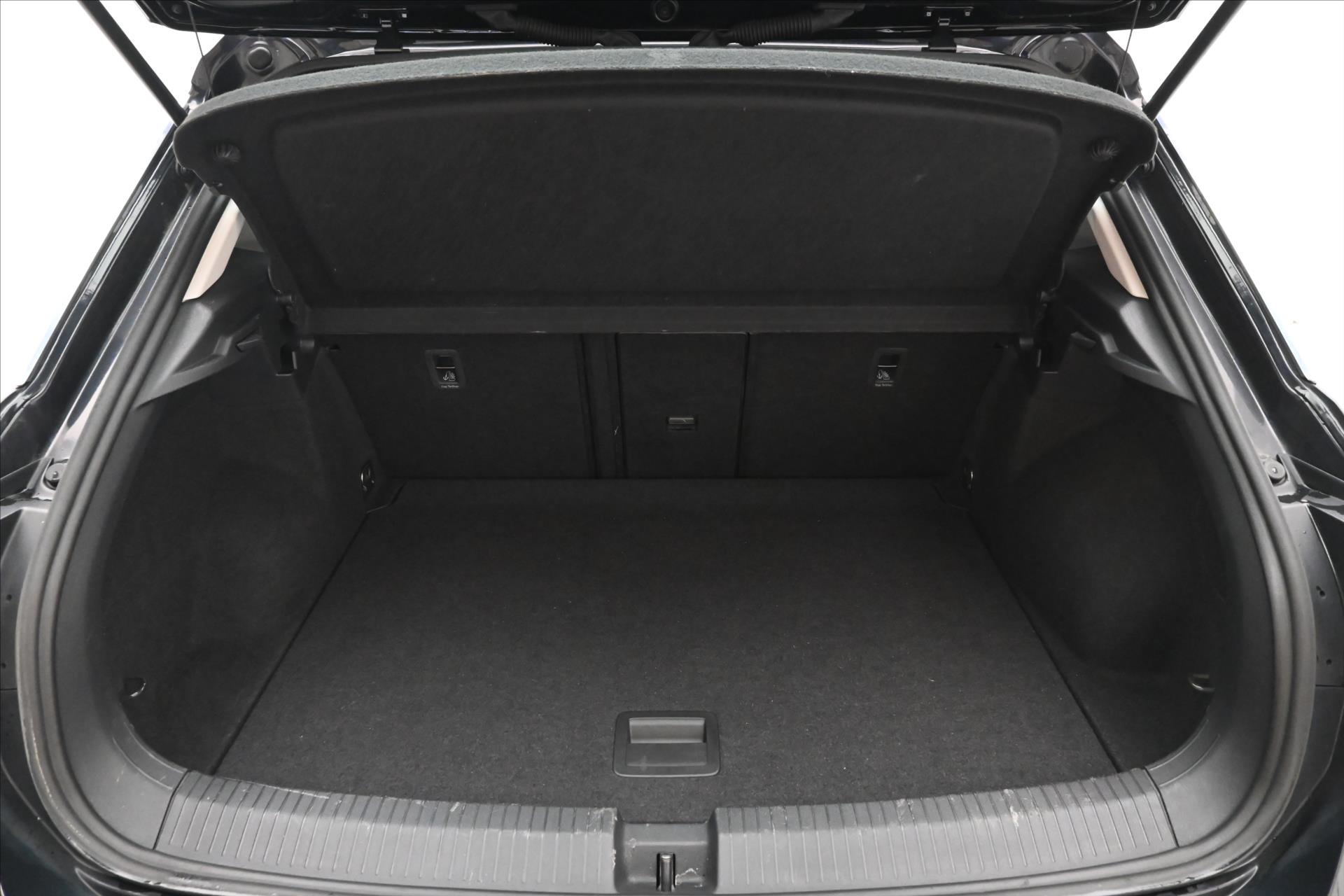 Hlavní fotografie vozu Volkswagen T-Roc 2,0 TDI 110kW Clever Navi Záruka až 5 let (11)